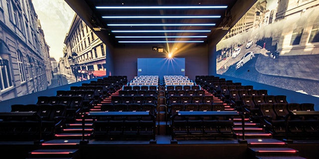 東京都内のカップルシートがある映画館おすすめ10選 デートや記念日に Mybest 東京都内のカップルシートがある映画館おすすめ10選 デートや記念日に Mybest