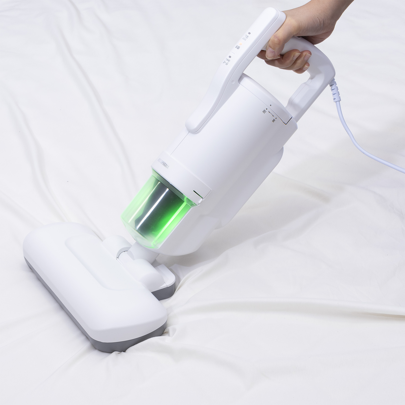 アイリスオーヤマ 布団クリーナーハイパワー FCA-B2Hをレビュー