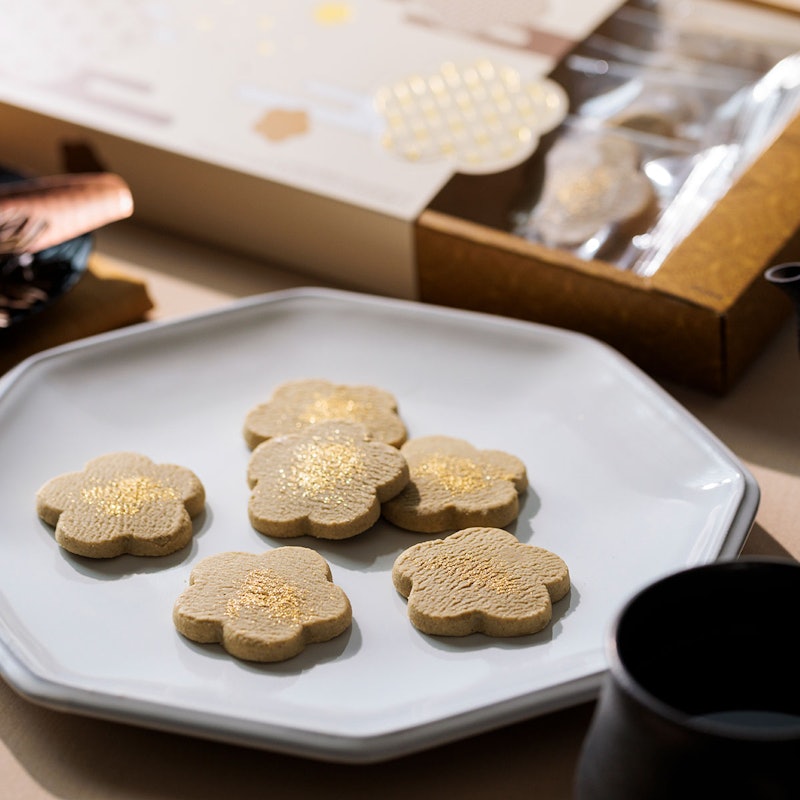 金箔加賀棒茶ショコラ 2