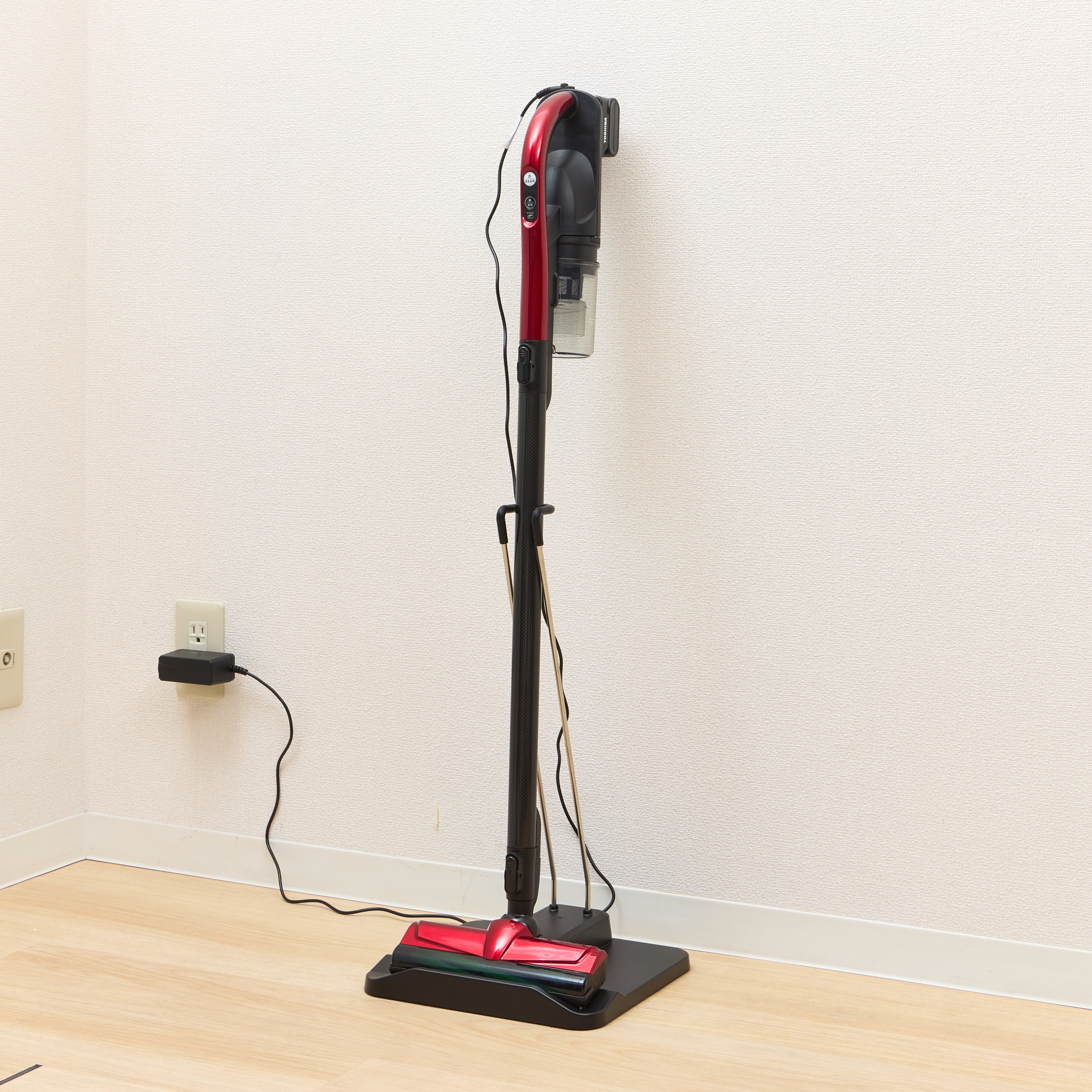 東芝/超軽量1.0kg/VC-CLW31/トルネオコードレスクリーナー掃除機 東芝