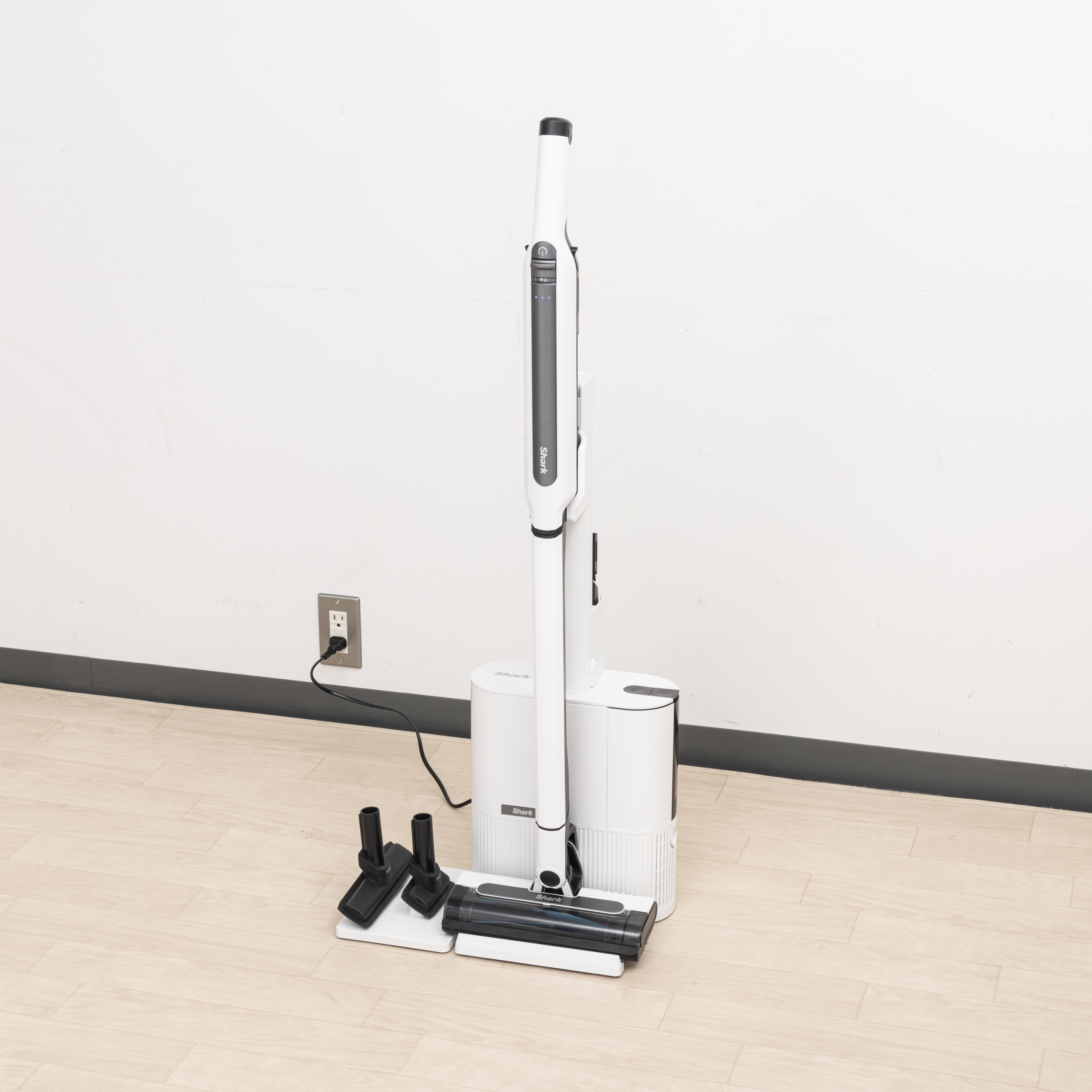 Shark シャーク 掃除機 ホワイト CS151JAE 送料無料 Shark EVOPOWER