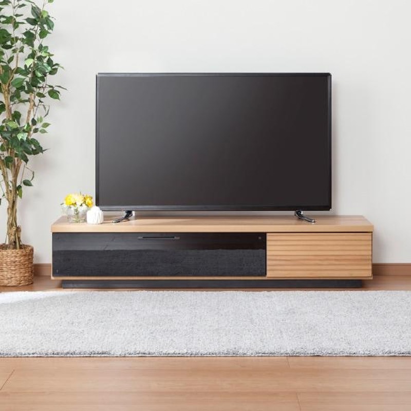 前板に天然木アルダー材を使用した高級感のある幅150cmテレビ台(W150 NA) 2
