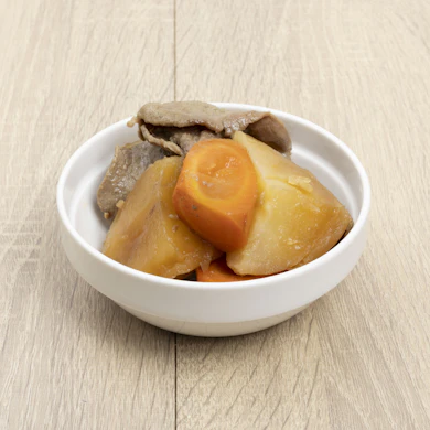 じゃがいもは中まで味が染みる一方、肉・にんじんは硬く仕上がった