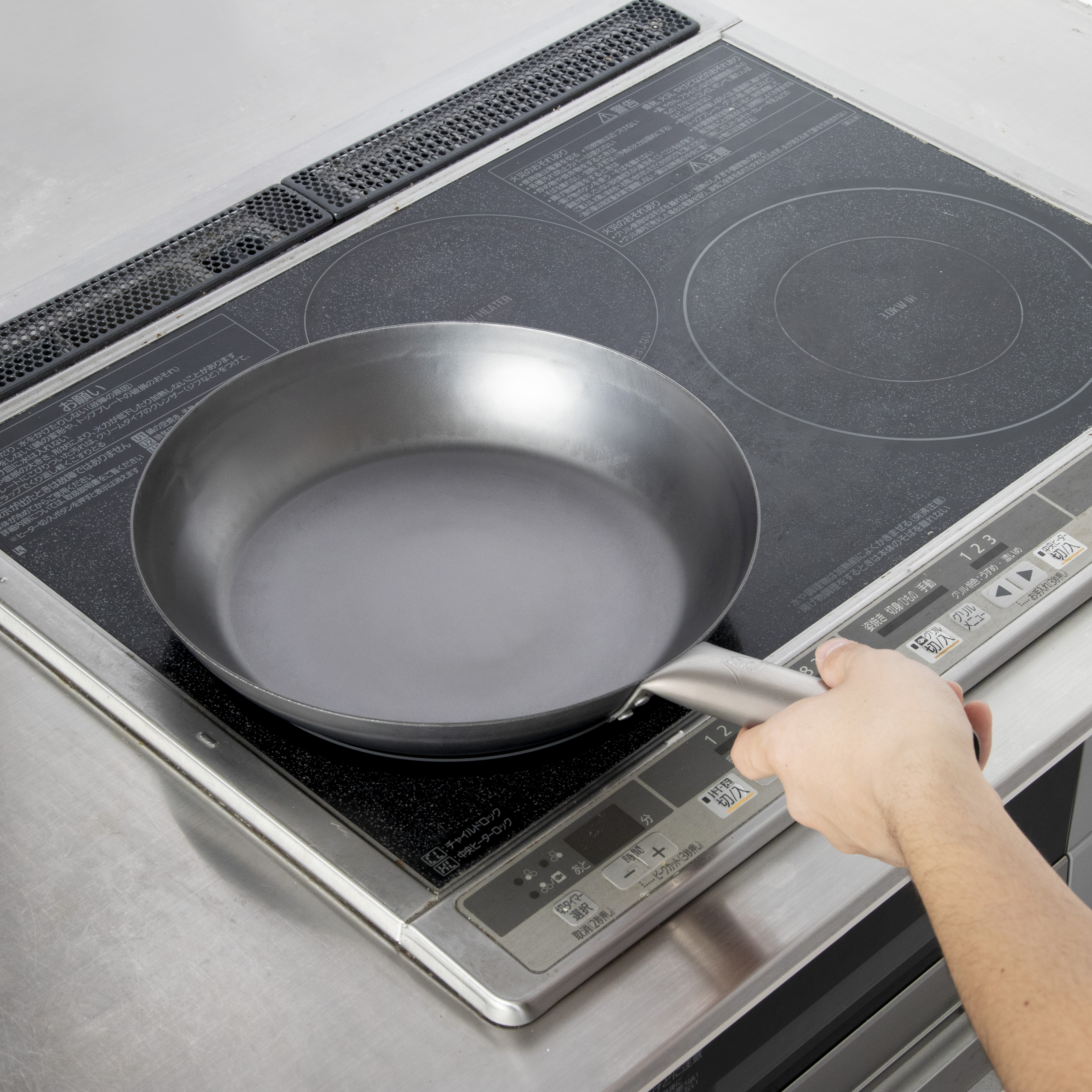 アドバンスドア　HANAKO　打出しフライパン　チタンハンドル　24cm　HF-24 アドバンスドア HANAKO 打出し チタン ハンドル フライパン⁄炒め鍋