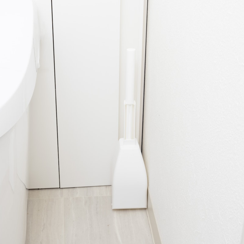 ふた付きでブラシが見えないトイレブラシ 6