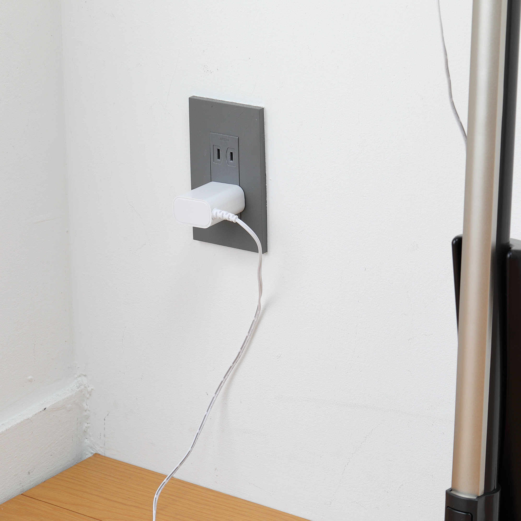 充電式極細軽量スティッククリーナー スタンド付き 7