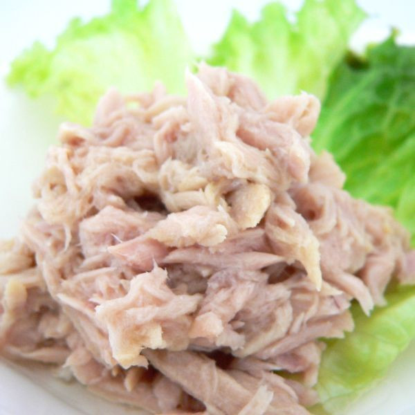 原料と添加物にこだわった まぐろ油漬 2