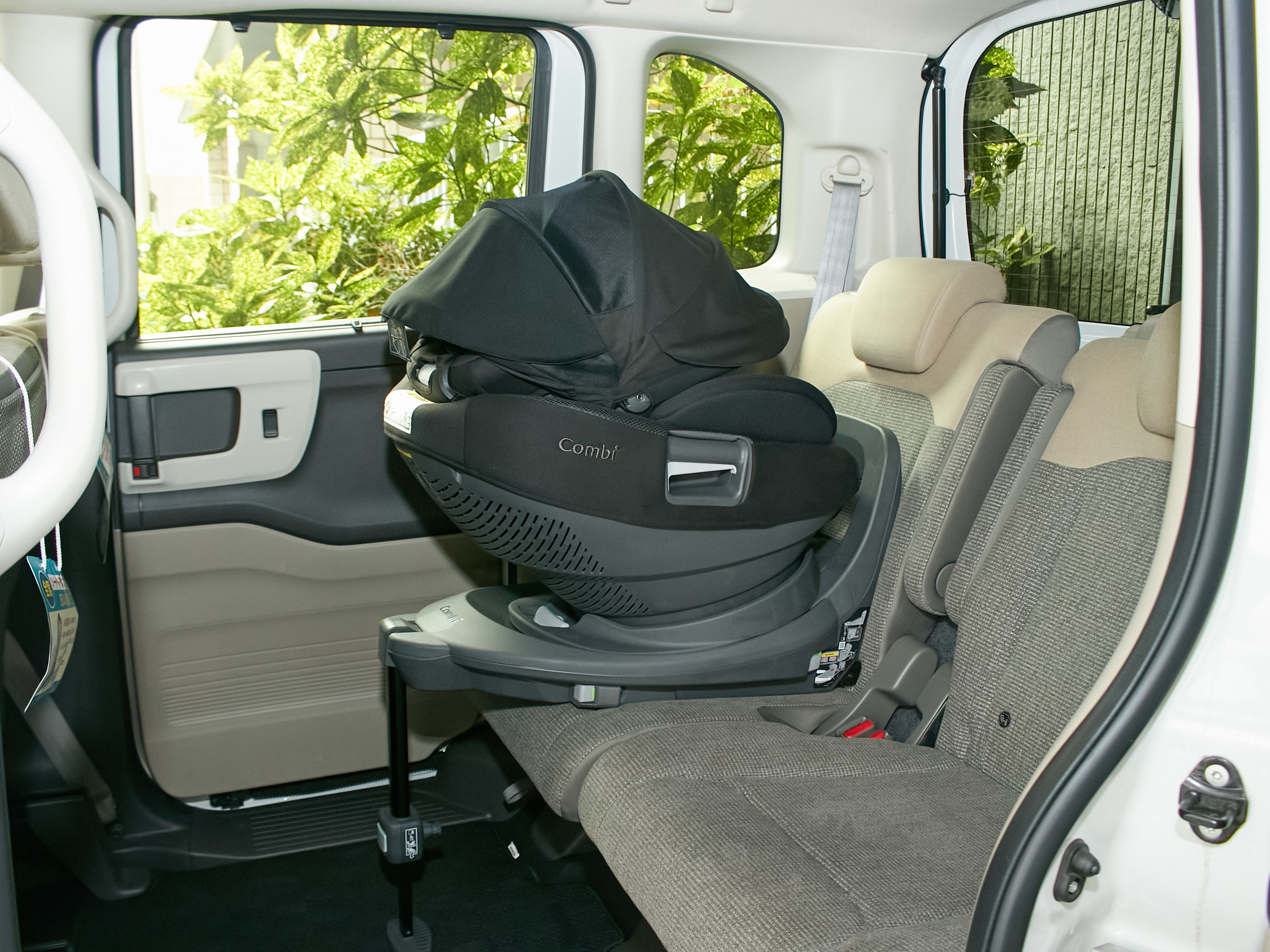 THE S plus ISOFIX エッグショック ZD 11
