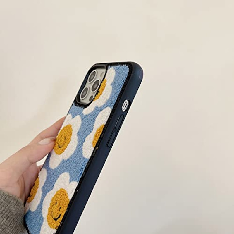フラワー刺繍ケース 2