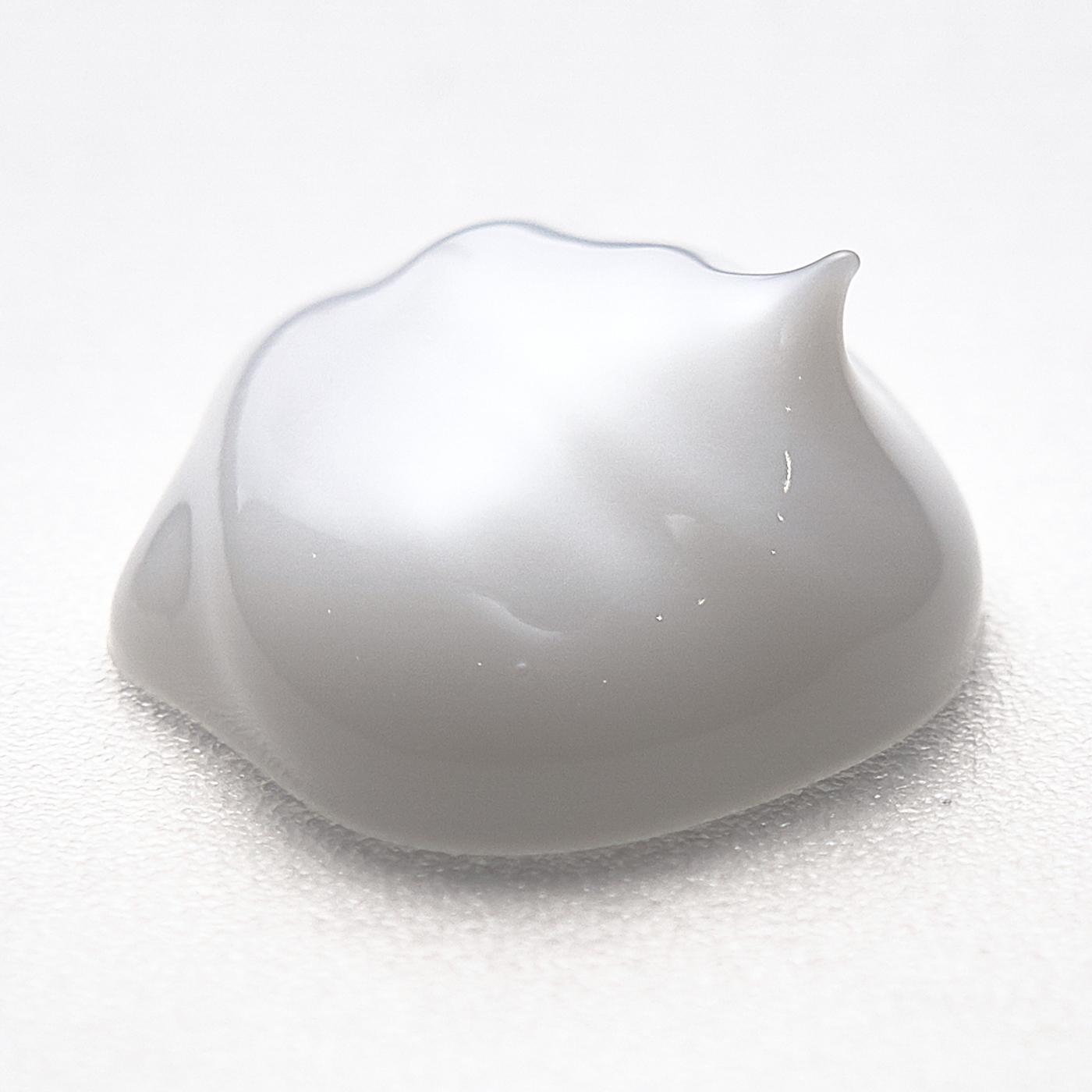 純白専科 すっぴん白雪美容液を他商品と比較 口コミや評判を実際に使ってレビューしました Mybest