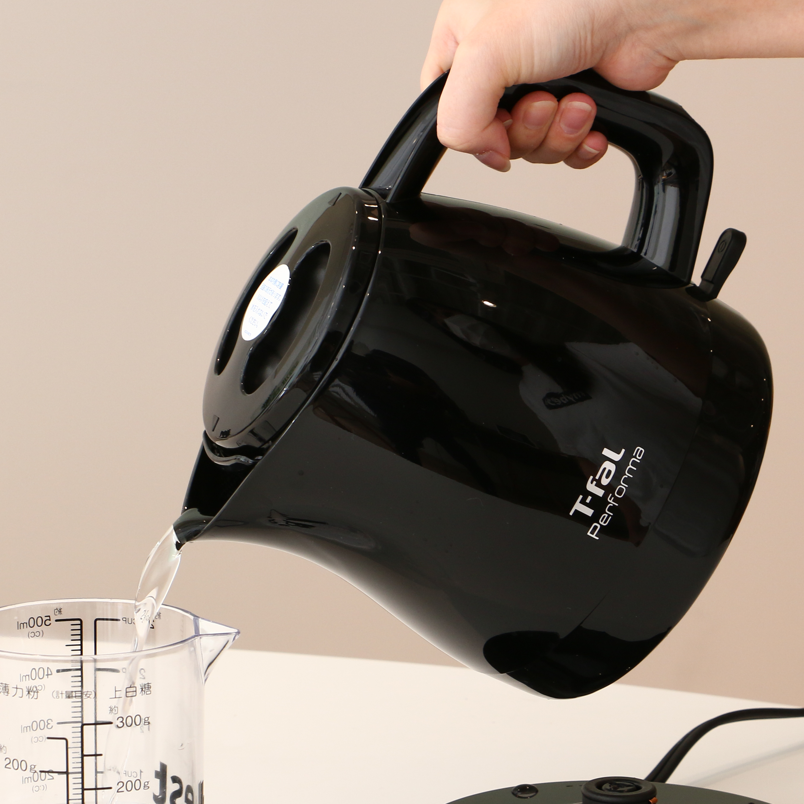 ティファール 電気ケトル パフォーマを全29商品と比較 口コミや評判を実際に使ってレビューしました Mybest