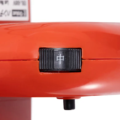 強風が届く範囲は狭いが、ダイヤルで風速を細かく加減できる
