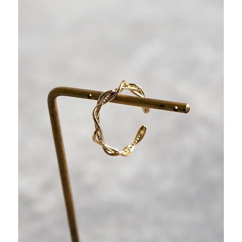 Twist design gold ring 2