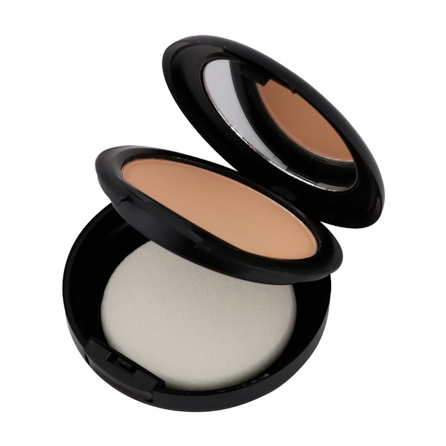 M A C スタジオフィックスパウダープラスファンデーションを他商品と比較 口コミや評判を実際に使ってレビューしました Mybest