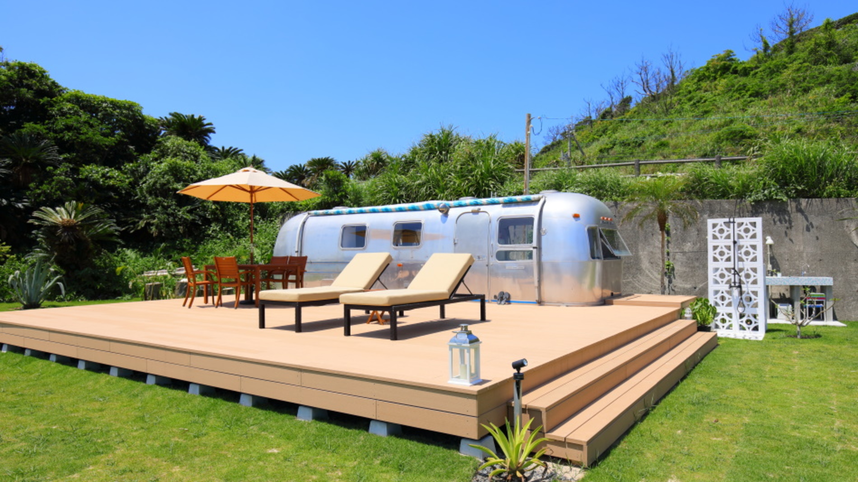 HOLLY CAMP AIRSTREAM VILLA AMAMI 1