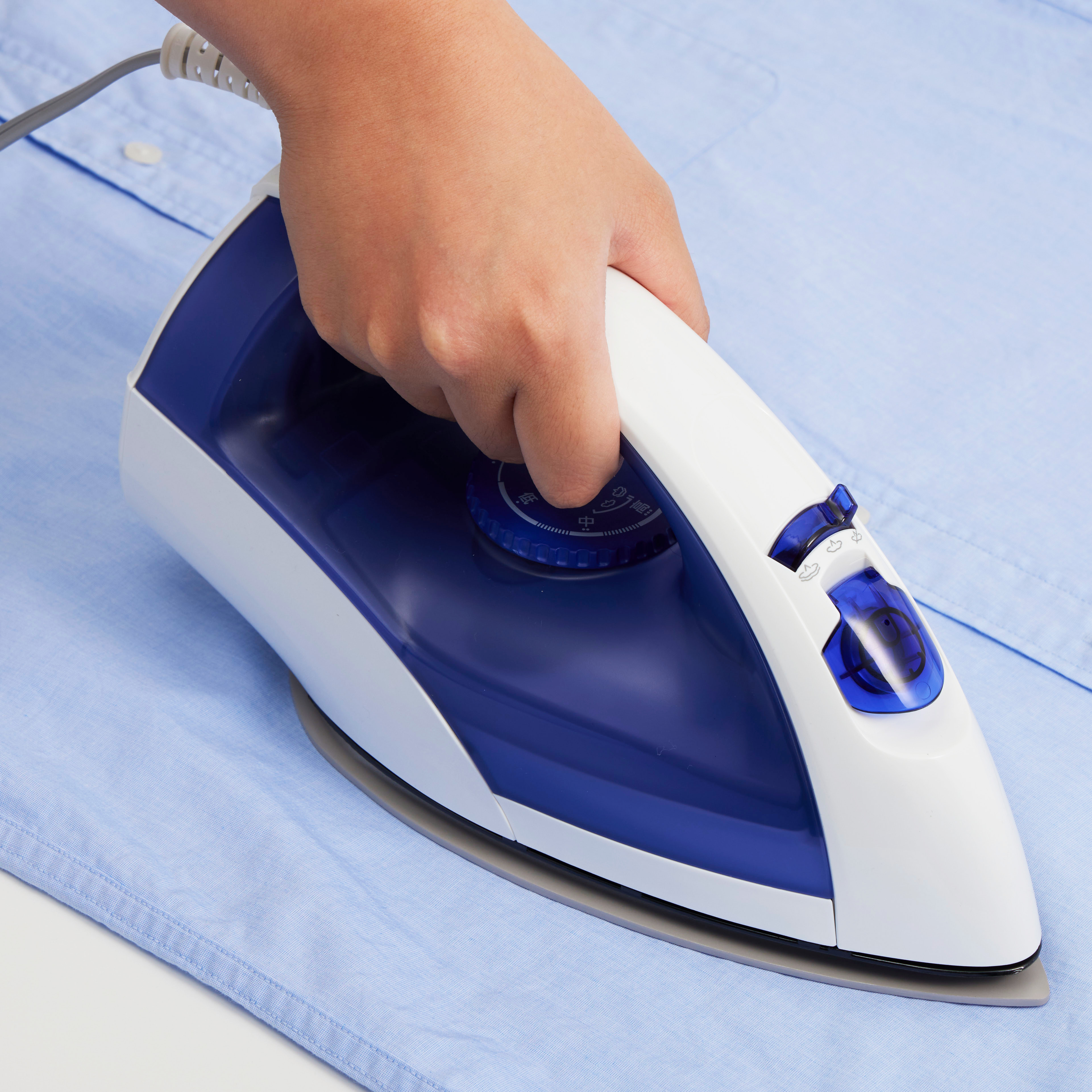 Panasonic スチームアイロン ホワイト・青 概要 コードレススチームアイロン NI-WL400 | アイロン・衣類
