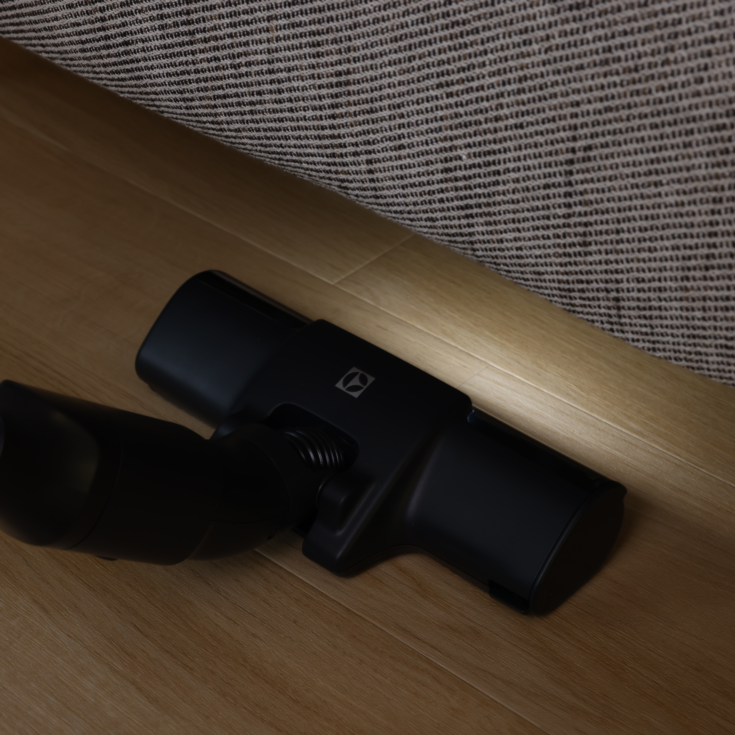 UltimateHome 700 軽量コードレススティッククリーナー 12