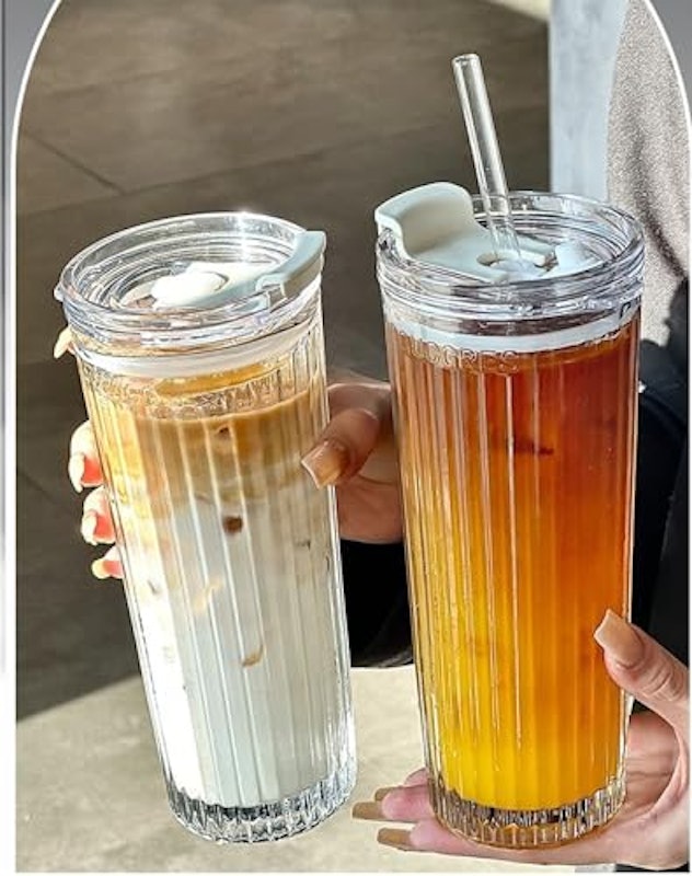 タンブラー 蓋・ストロー付き 2