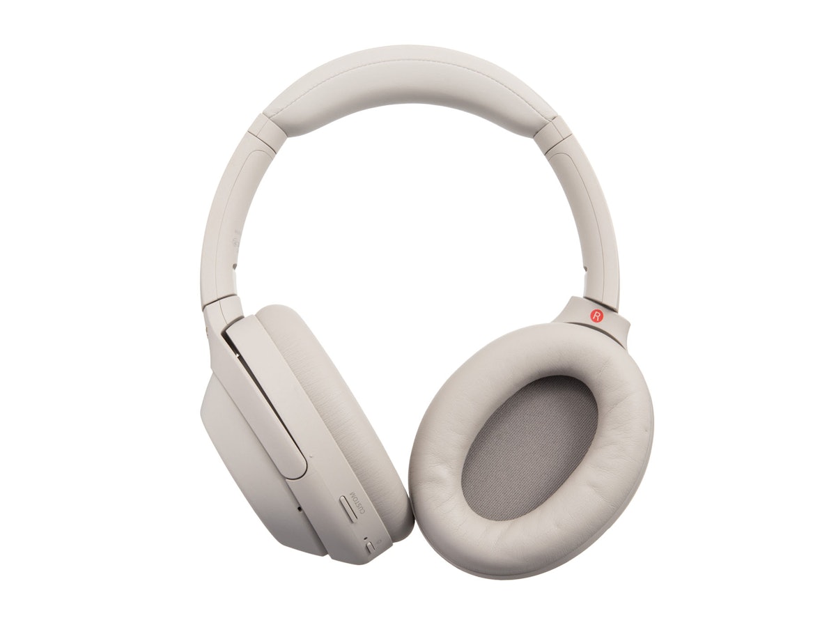 SONY WH-1000XM4を徹底レビュー!実際に使ってわかったメリット SONY WH-1000XM4を徹底レビュー!実際に使ってわかったメリット