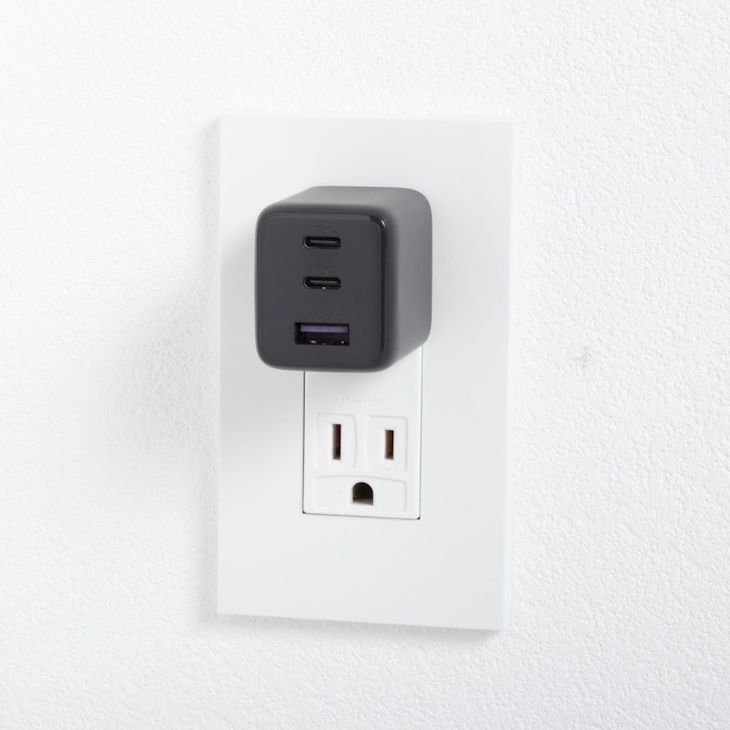 充電器 30W (2×USB-C+1×USB-A) 4