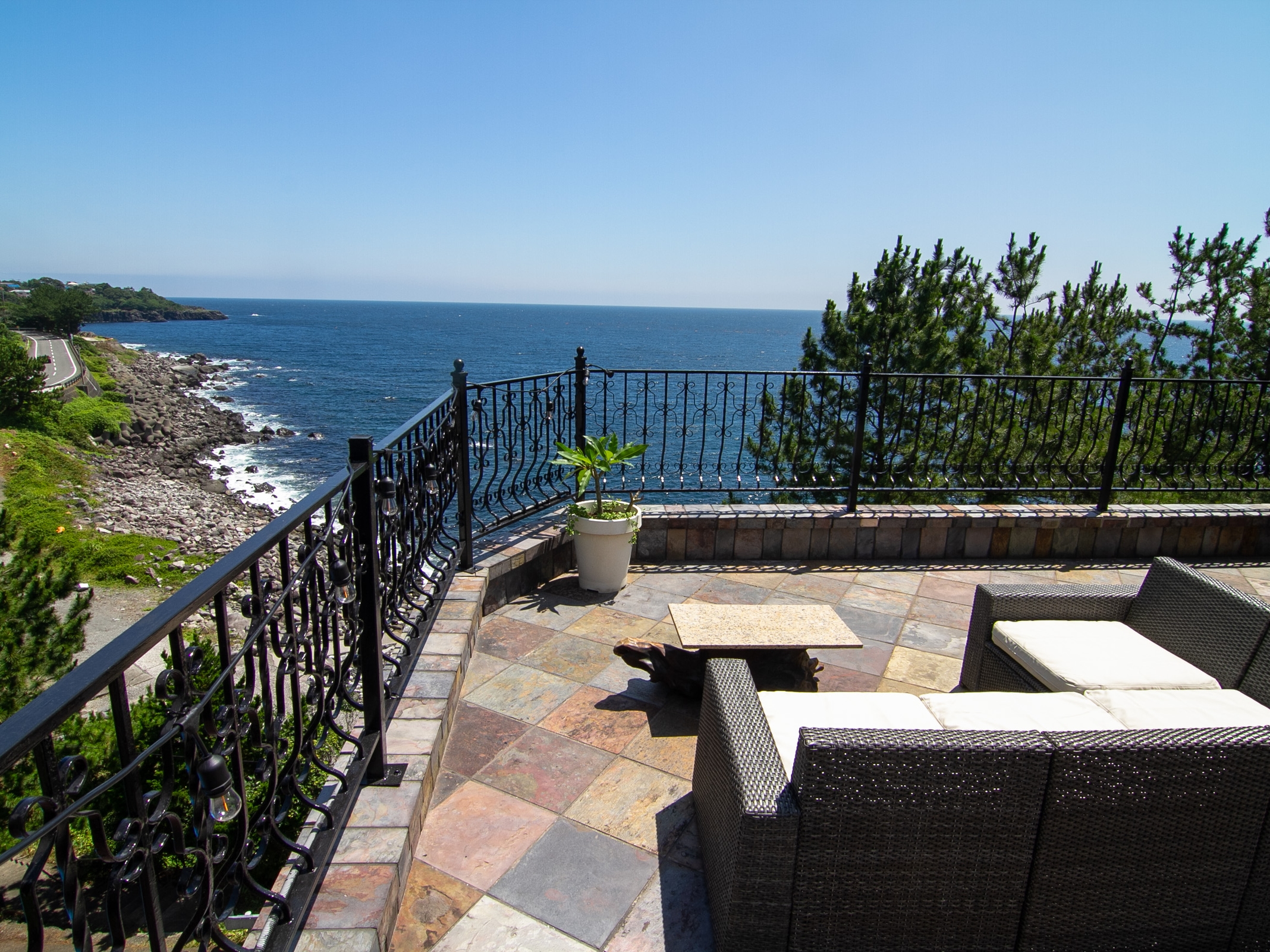 伊豆高原 天然温泉 ISANA Resort 1