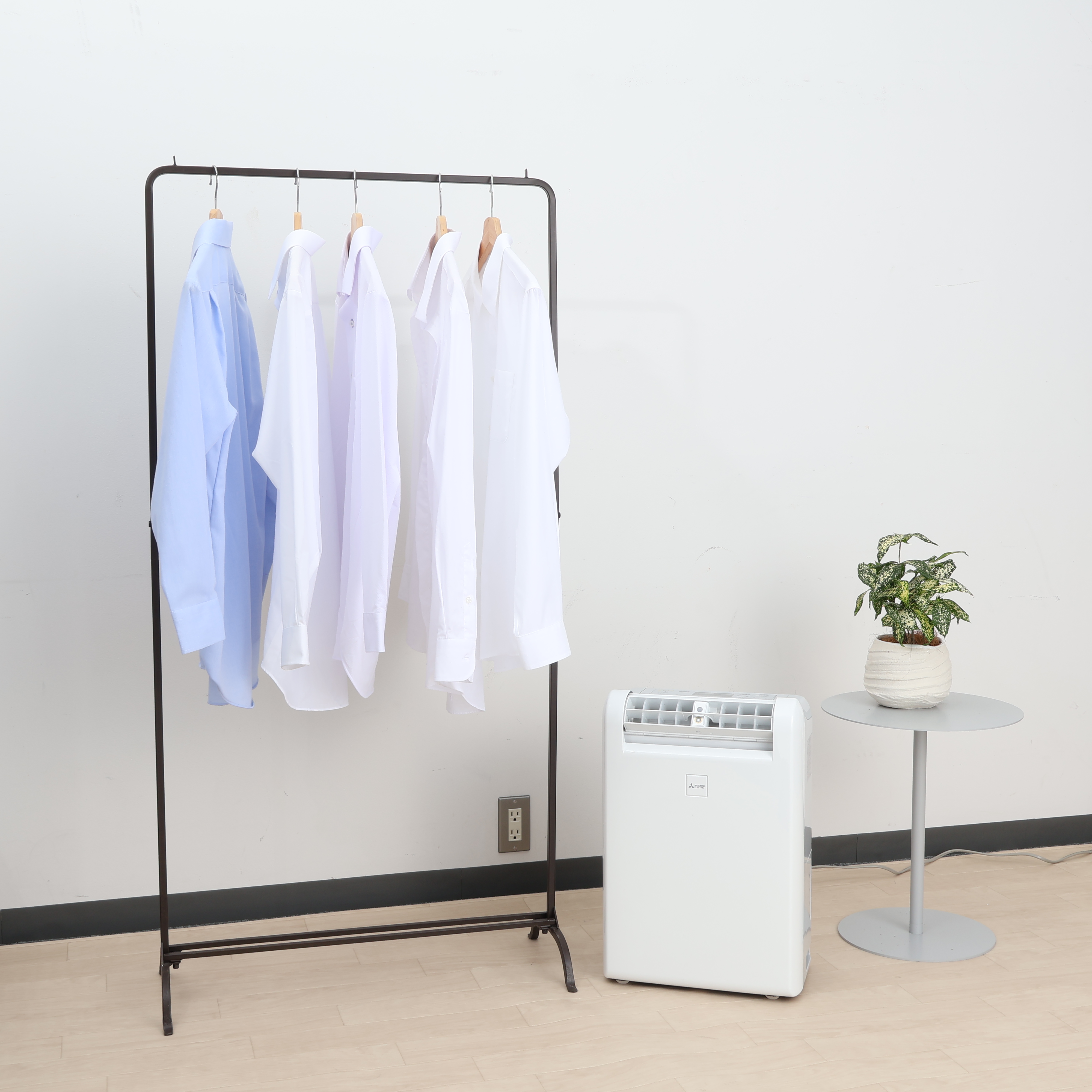 三菱電機 MITSUBISHI 衣類乾燥除湿機 ホワイト MJ-M120YX-W 楽天市場】除湿機 mj-m120（除湿方式コンプレッサー式）の通販