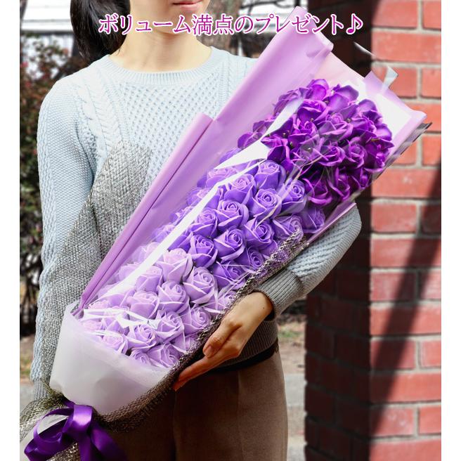 70輪の枯れないバラの花束 5