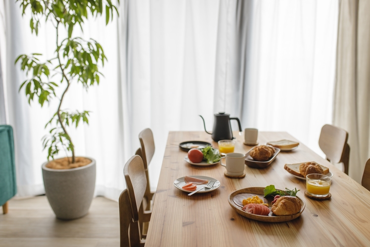 THREE APARTMENT HOTEL 2