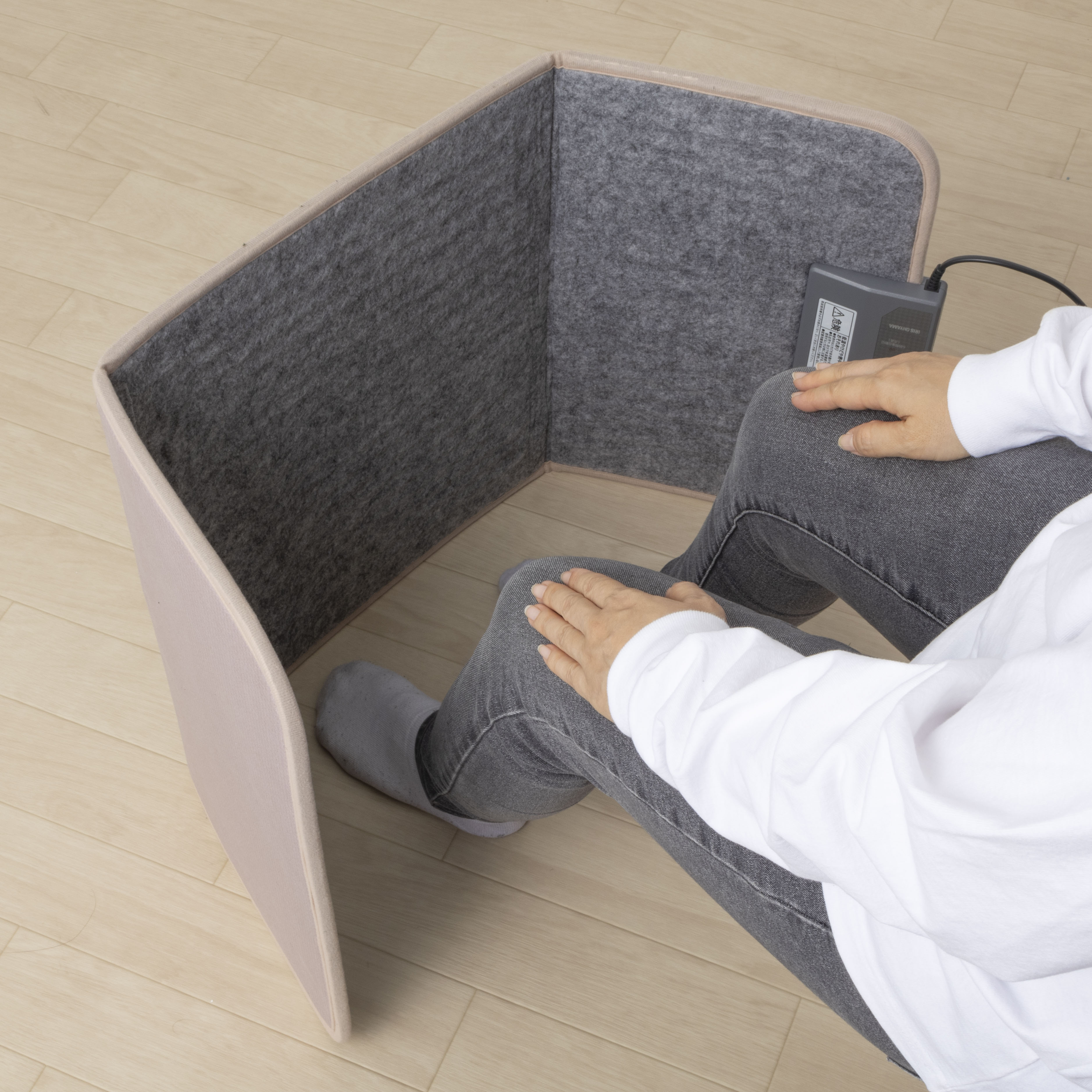 アイリスオーヤマ アイリスプラザ デスクパネルヒーター APH-16B-Pを