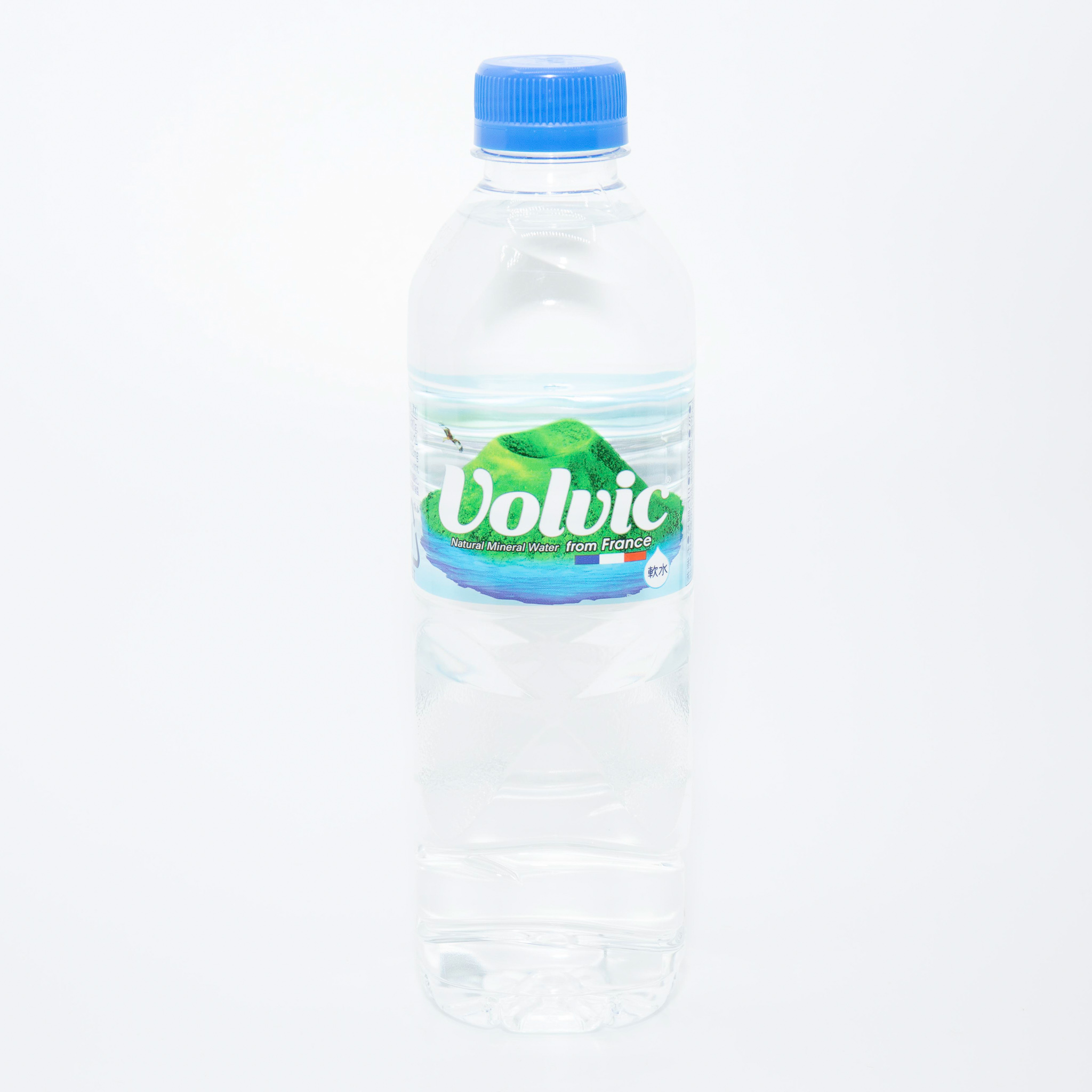 volvic（ボルヴィック）を他商品と比較！口コミや評判を実際に使ってレビューしました！ | mybest