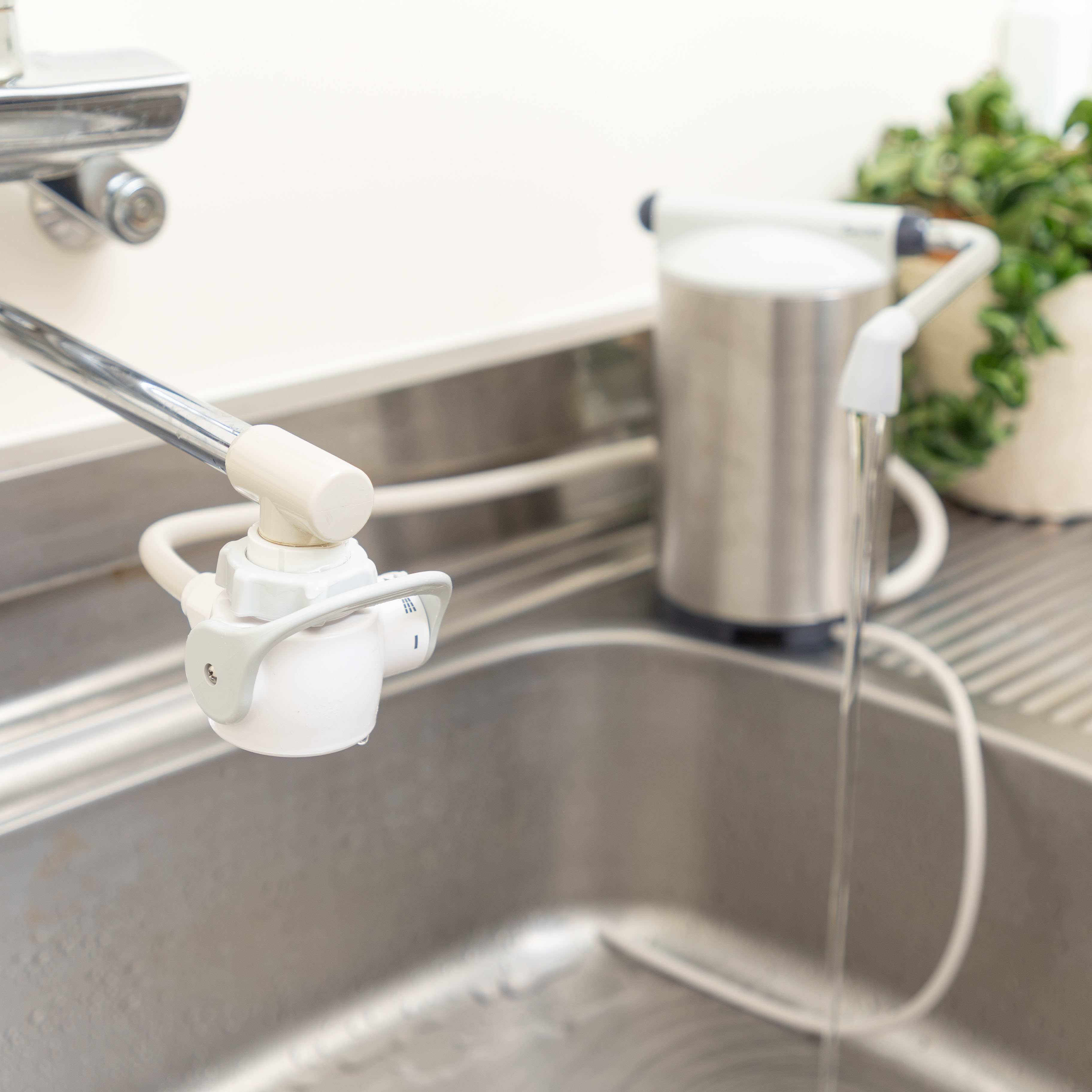 百年のしずく　有田焼　青磁　浄水器　据え置き型 百年のしずく 有田焼 青磁 浄水器 据え置き型