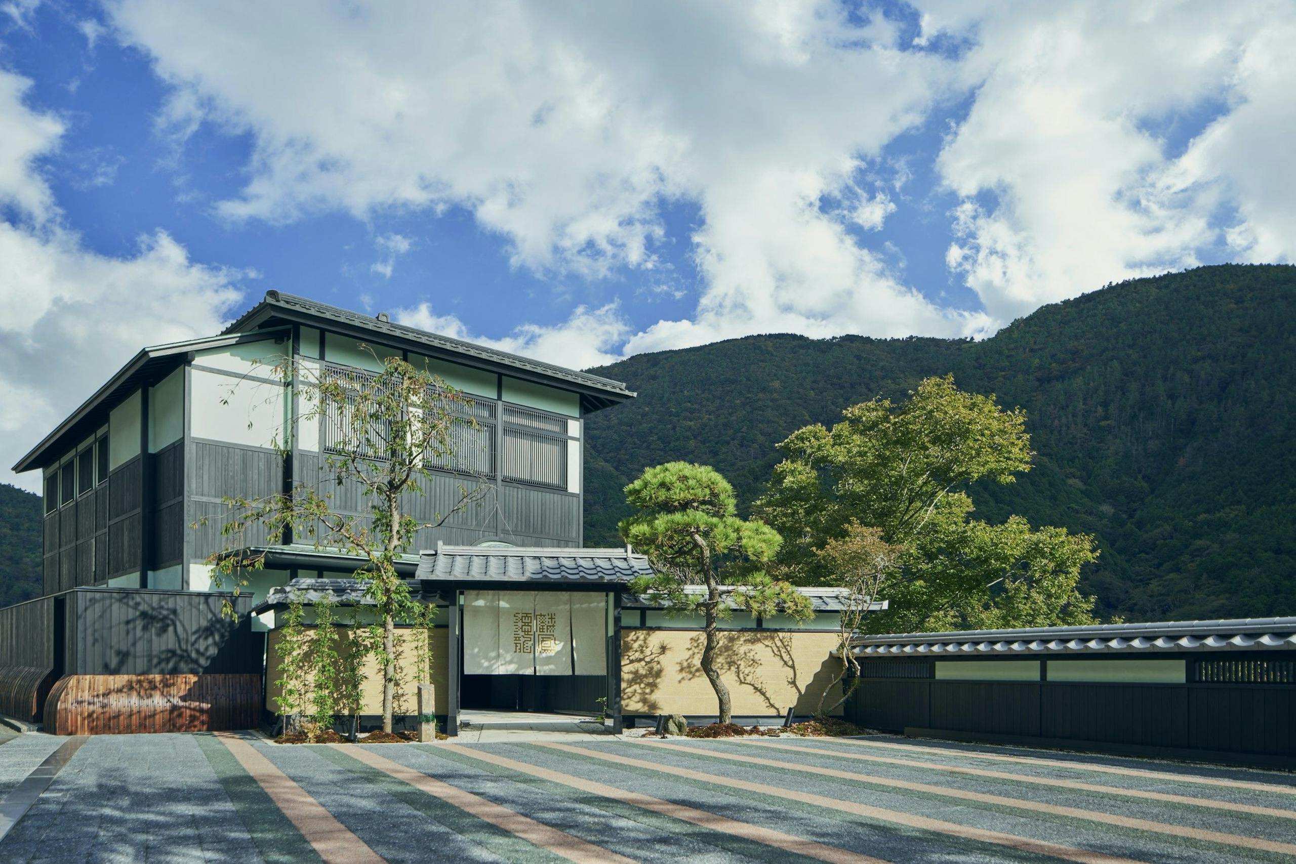 エスパシオ箱根迎賓館 麟鳳亀龍 1