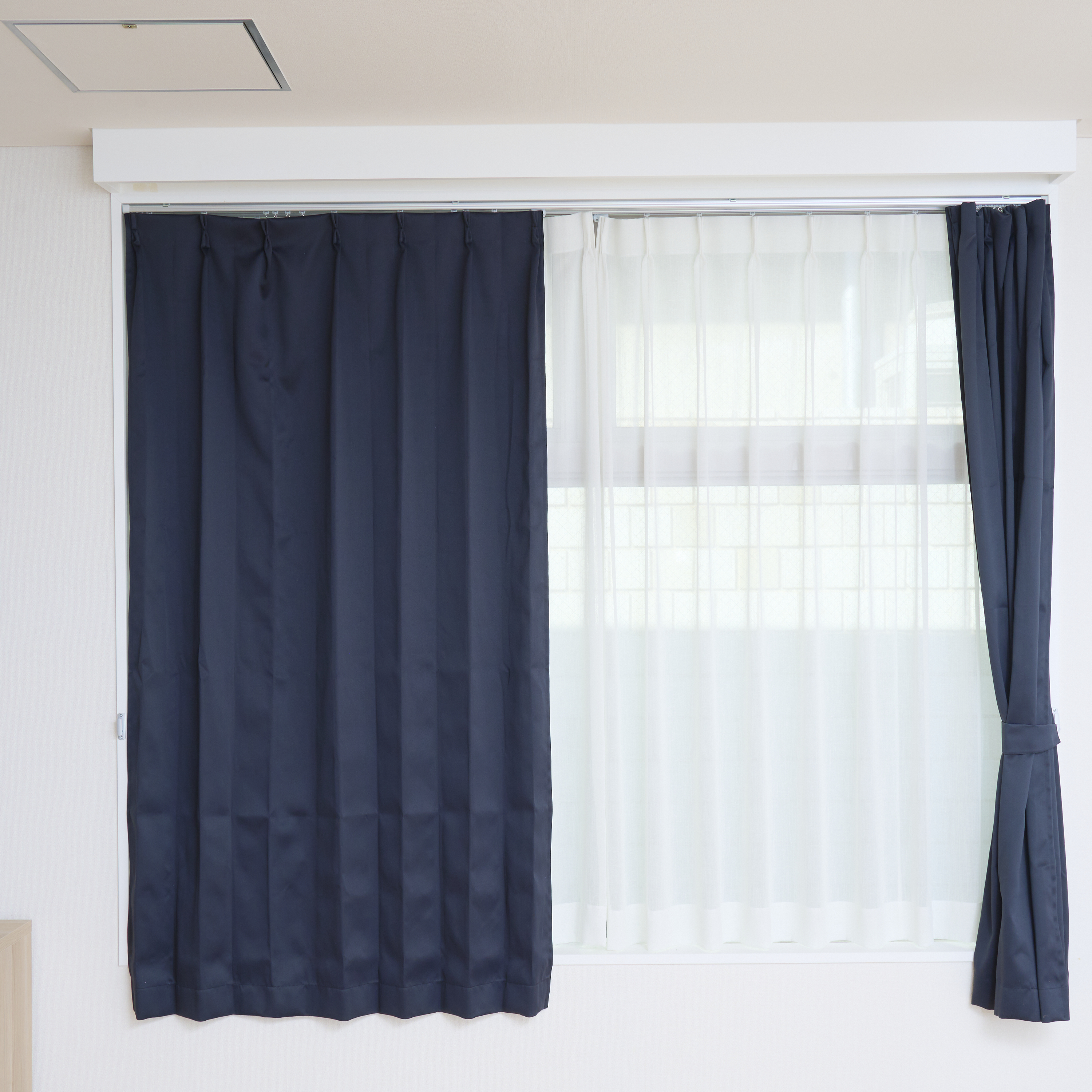 くれない K-wave D-plain 6104を検証レビュー！断熱カーテンの選び方も