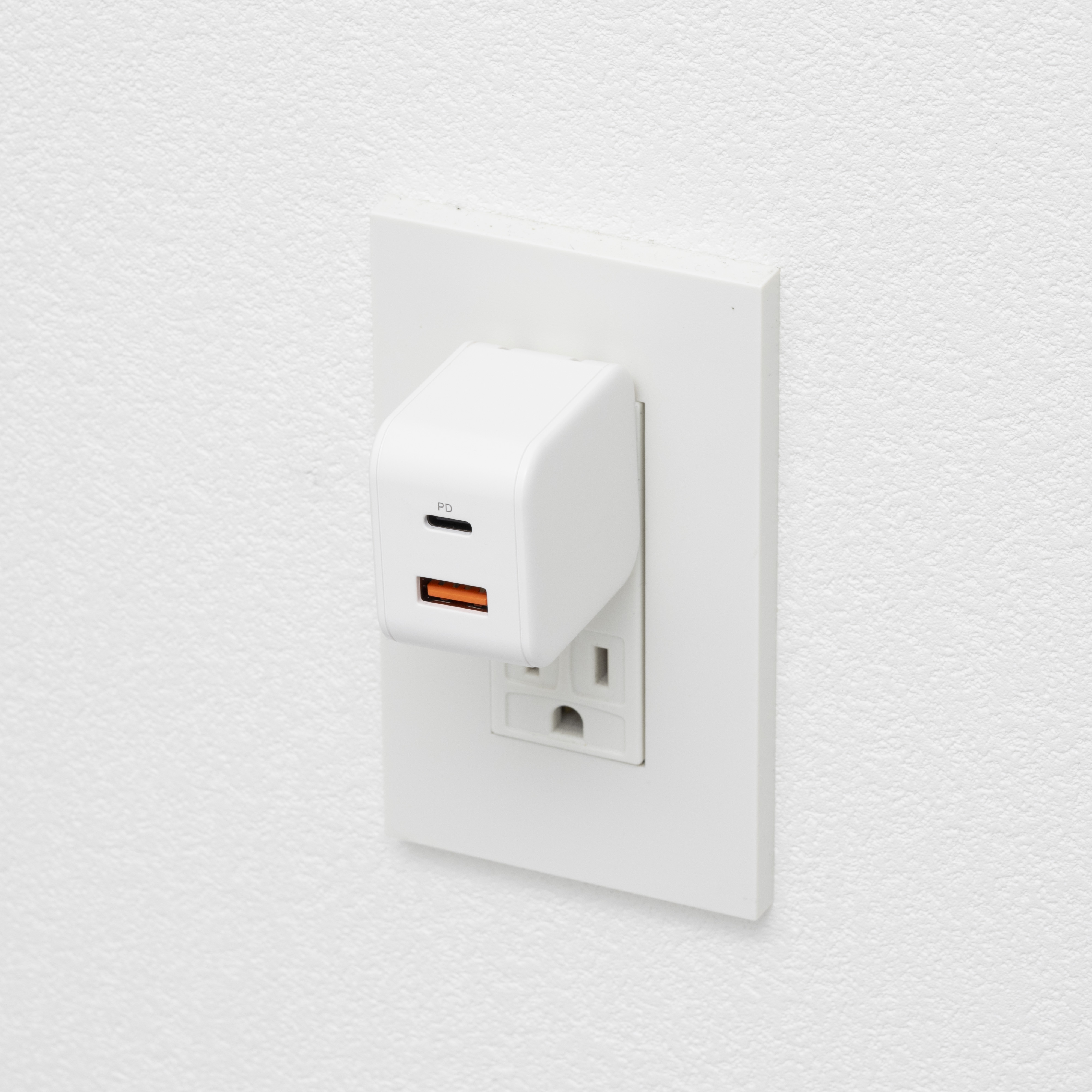 急速充電器 USB-C/USB-A 5