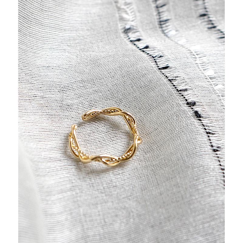 Twist design gold ring 1
