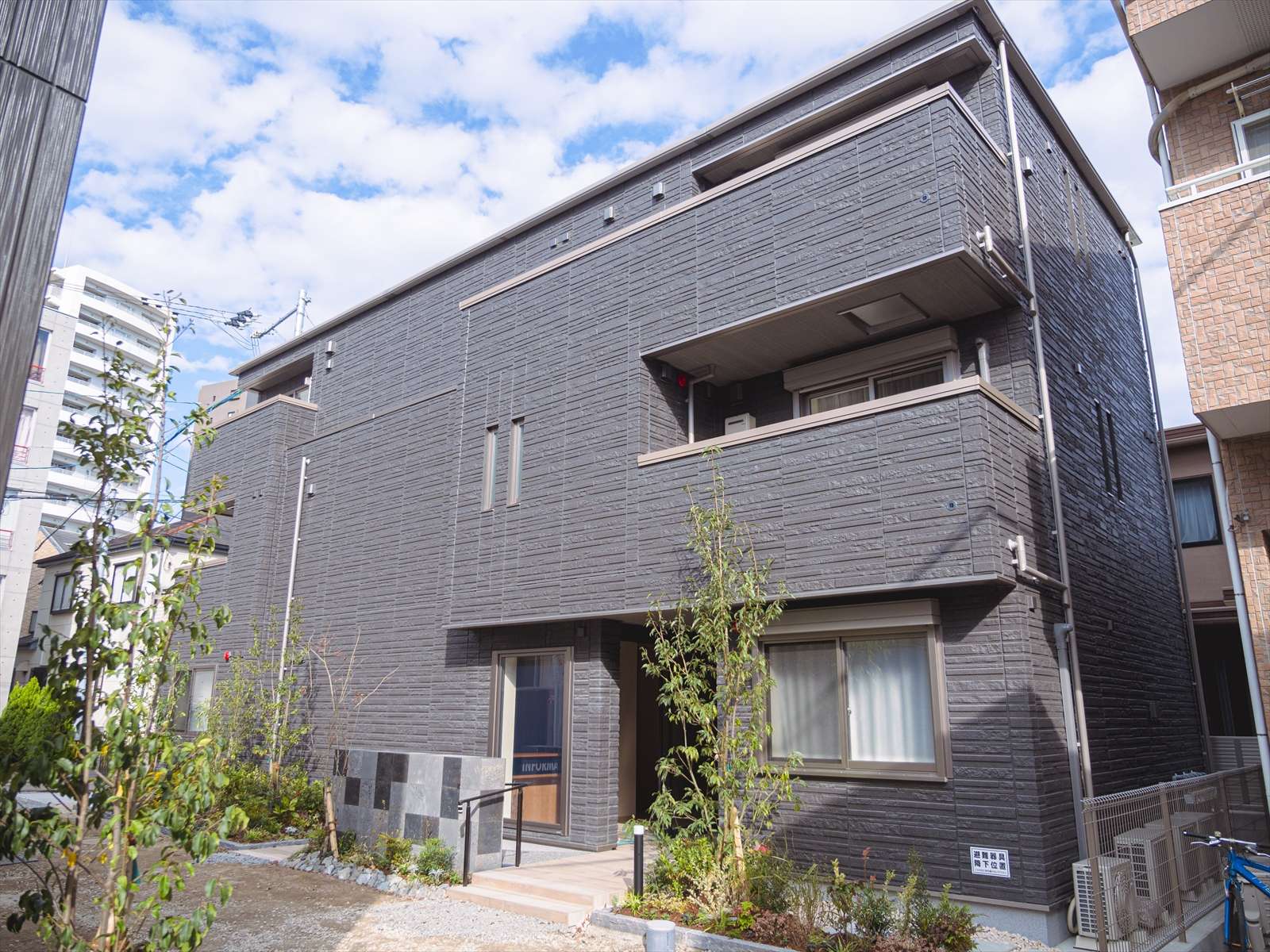 グランドベース住吉 1