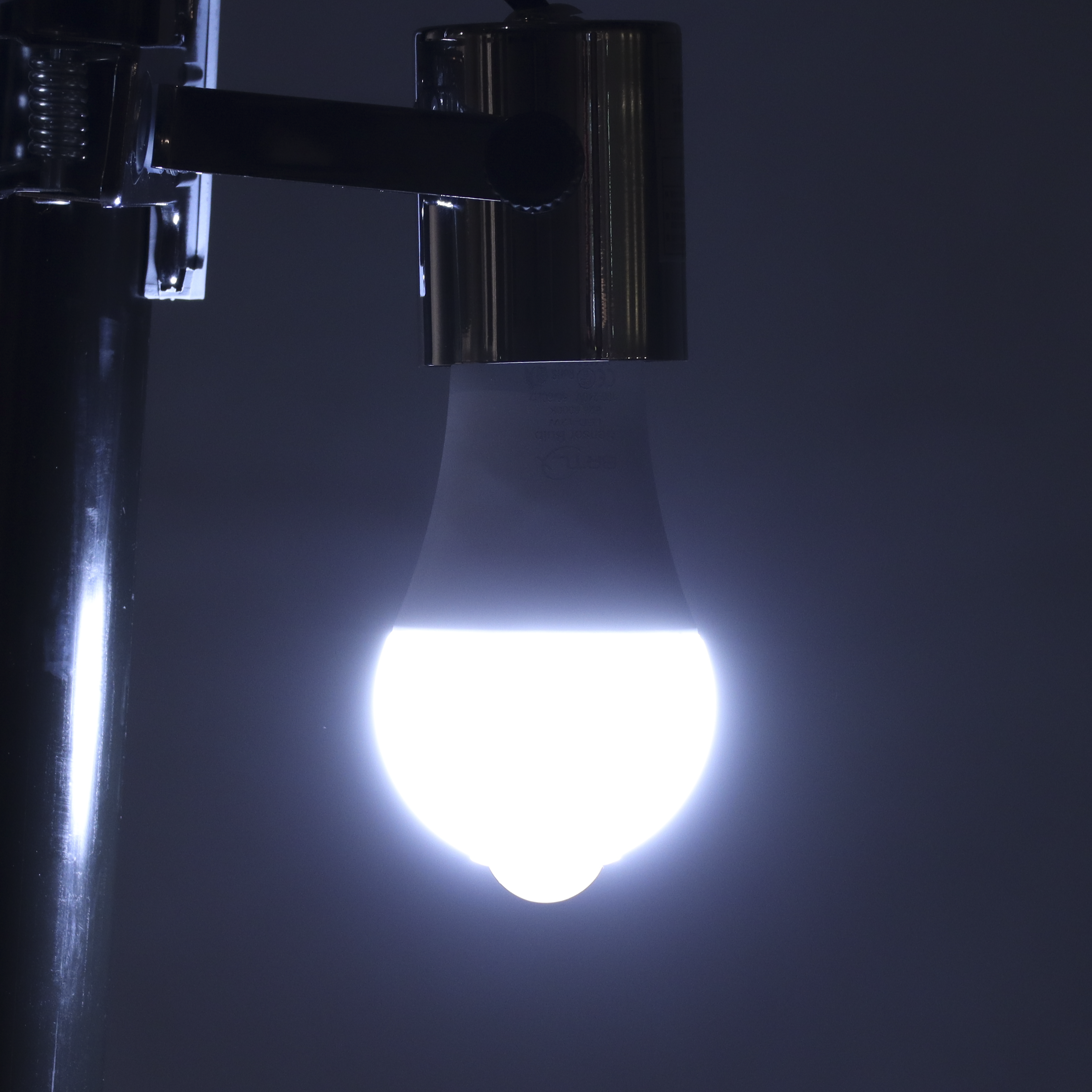 LED電球 人感センサー付 4