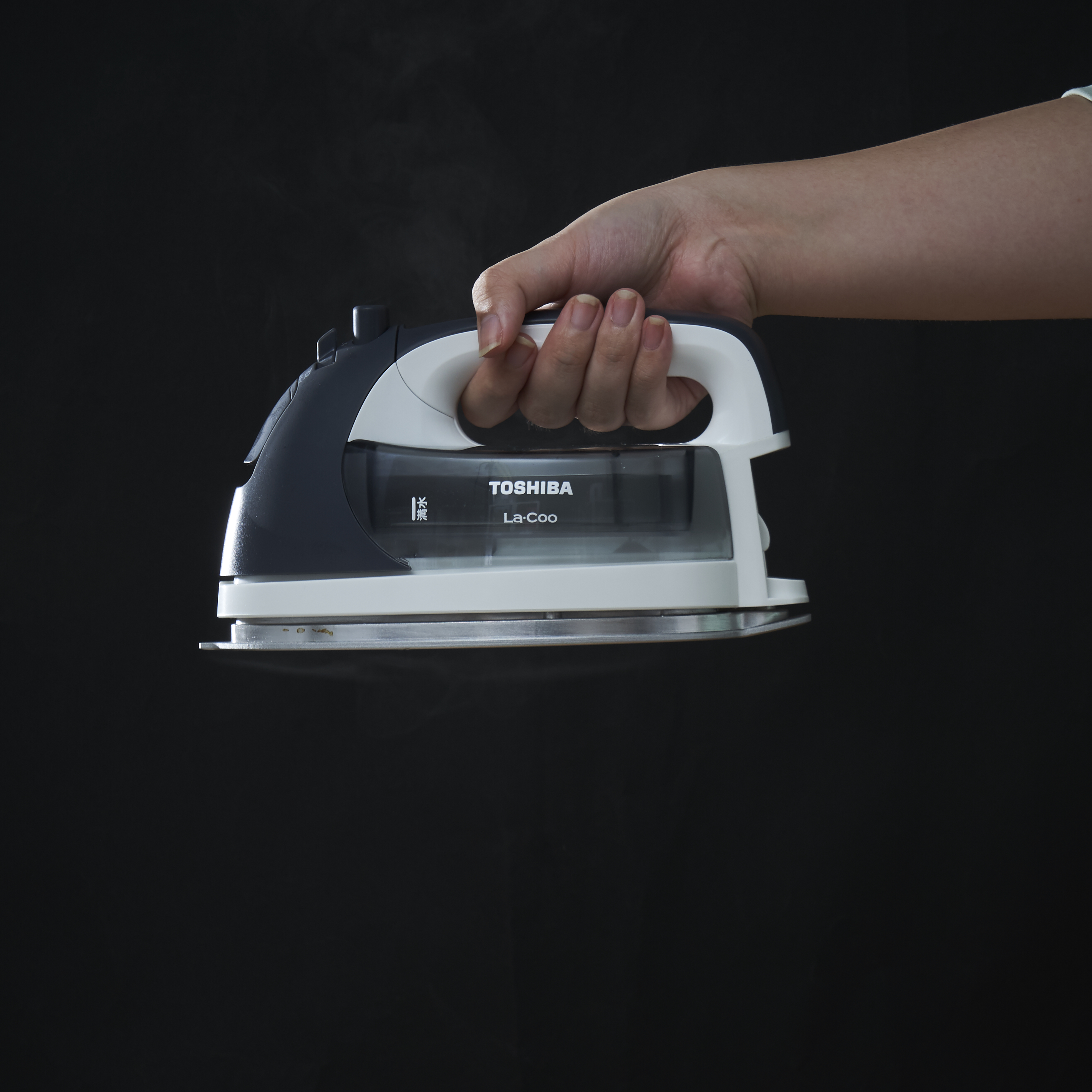 未使用 東芝 TA-FDX660 ダークグレー コードレススチーム