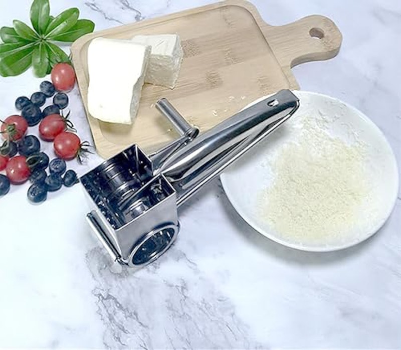 回転式チーズおろし器 2
