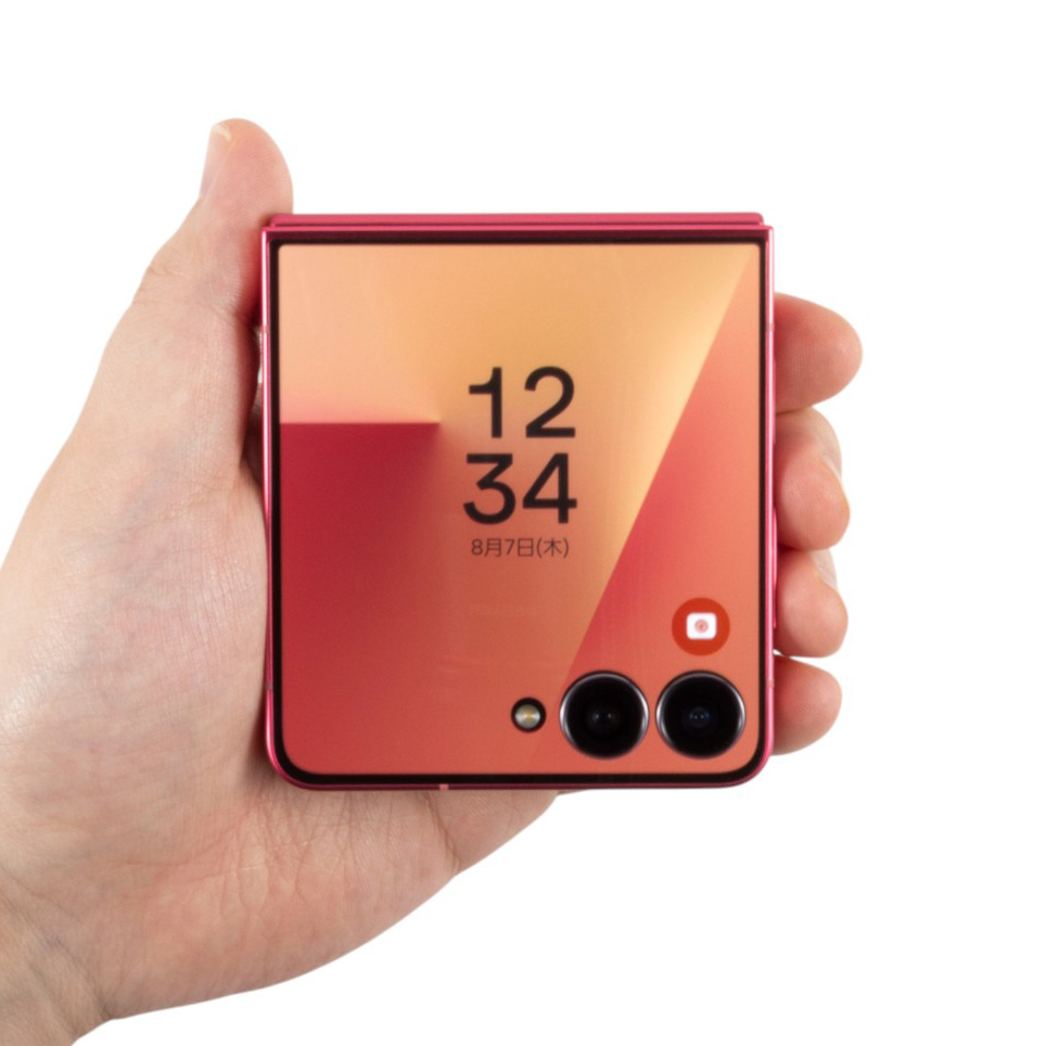 [値下げしました]ZTE Softbank Libero Flip 128GB 折りたたみスマホ 6万3,000円の折りたたみスマホ「Libero Flip」登場 - PC Watch