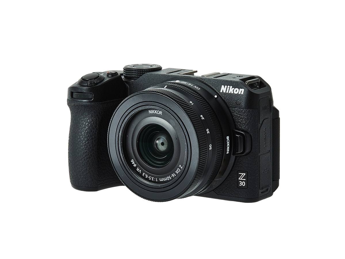 人気機種 1台は手に入れたい重工な質感 人気の黒 Nikon 人気機種 1台は手に入れたい重工な質感 人気の黒 Nikon