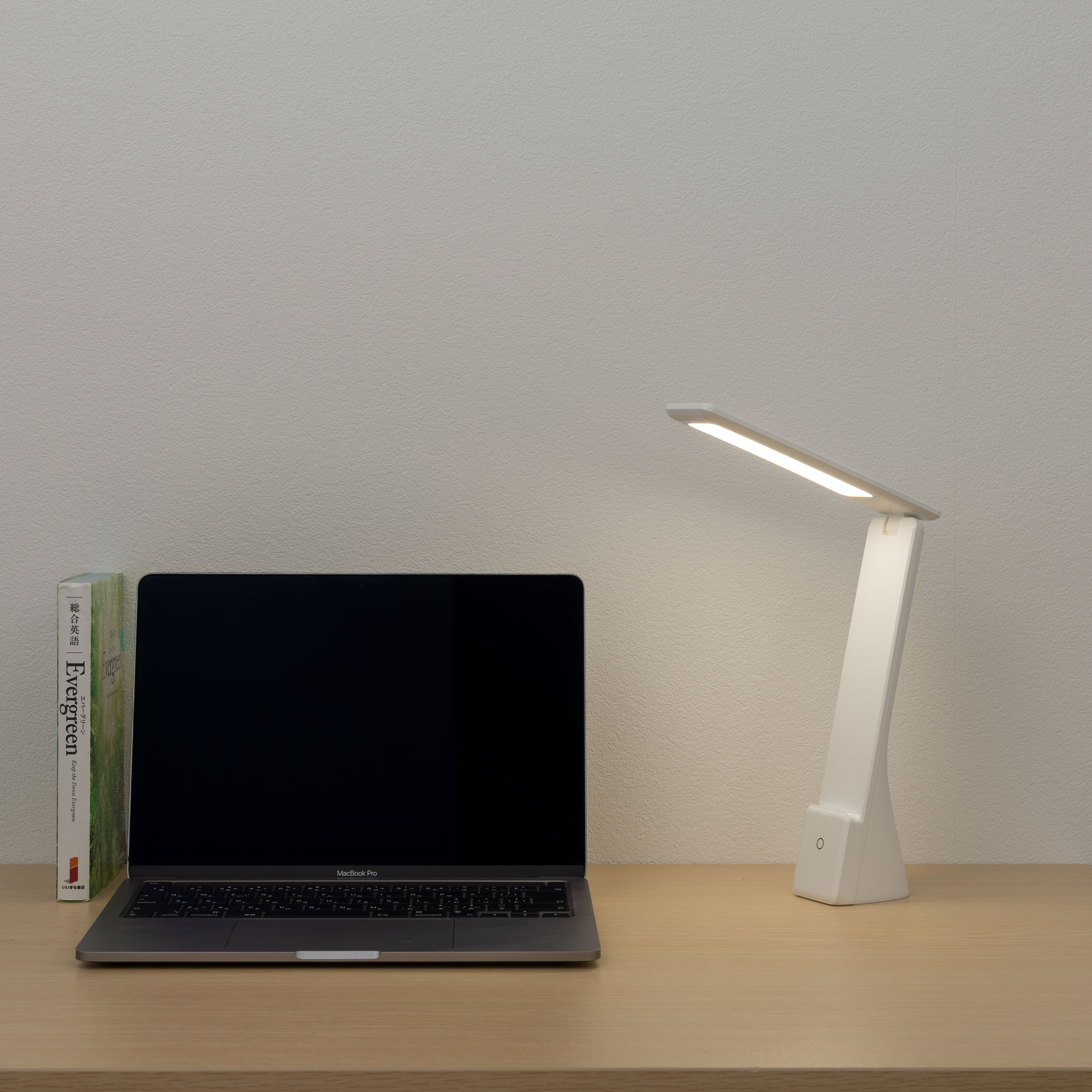 ニトリ コードレスポータブル LEDデスクライト DX-SX20を検証レビュー