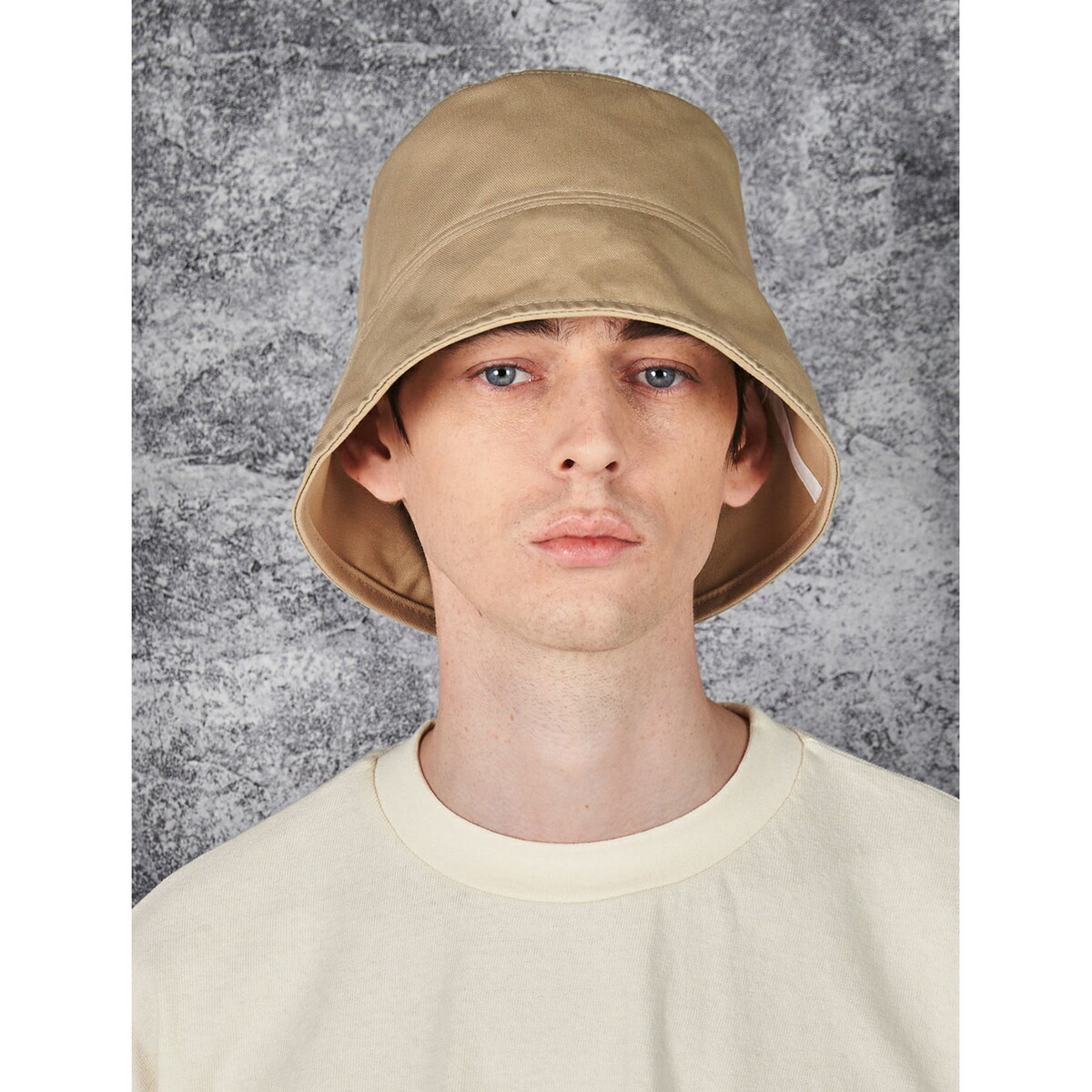 Stud drop over fit bucket hat 3