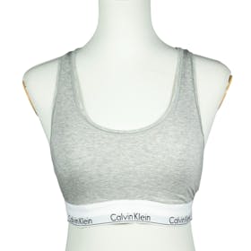 PVH Calvin Klein ライトリーラインブラレット QF3785ADを検証レビュー!スポーツブラの選び方も紹介 1