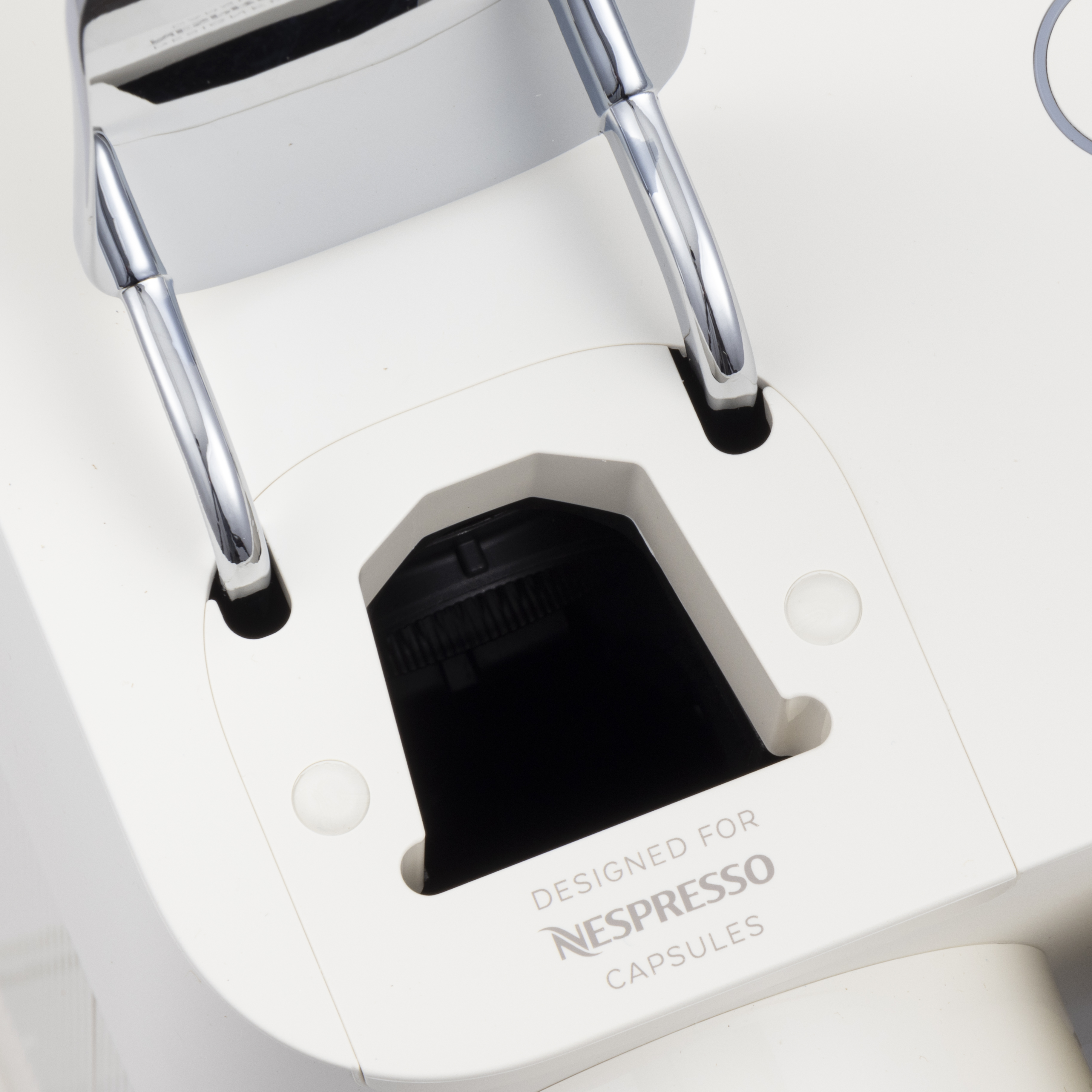 Nespresso　ラティシマワン　F111-WH-W Amazon | ネスプレッソ カプセル式コーヒーメーカー ラティシマ