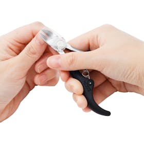 グリーンベル 匠の技 ステンレス製ニッパーつめきり つめ飛びガード付き G-1051を検証レビュー!爪切りの選び方も紹介 5