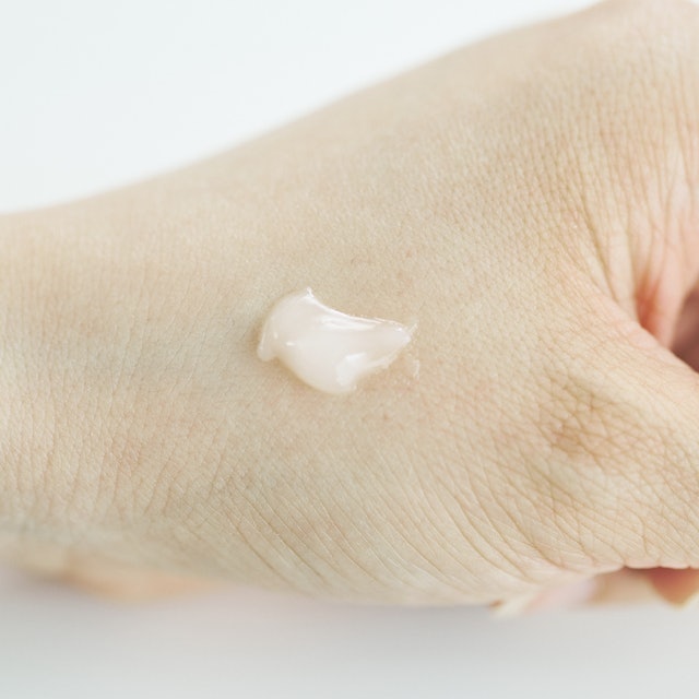 アドバンス ナイト リペア アイ Sr コンプレックスを他商品と比較 口コミや評判を実際に使ってレビューしました Mybest