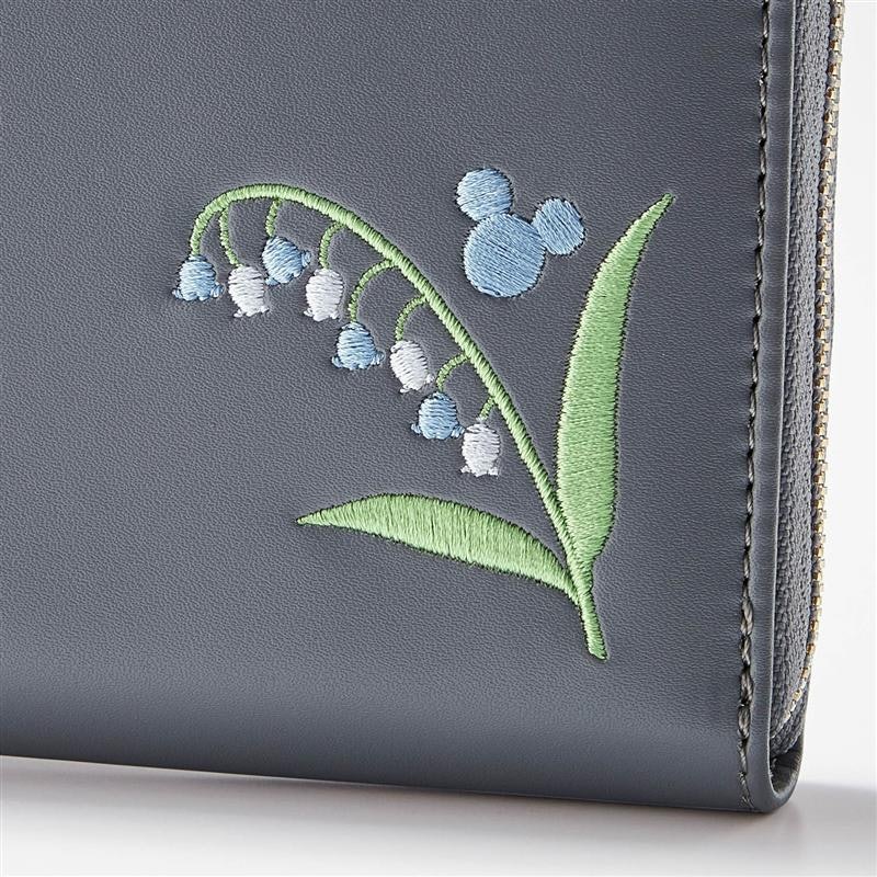 ワンポイント刺繍のギャルソン長財布 13