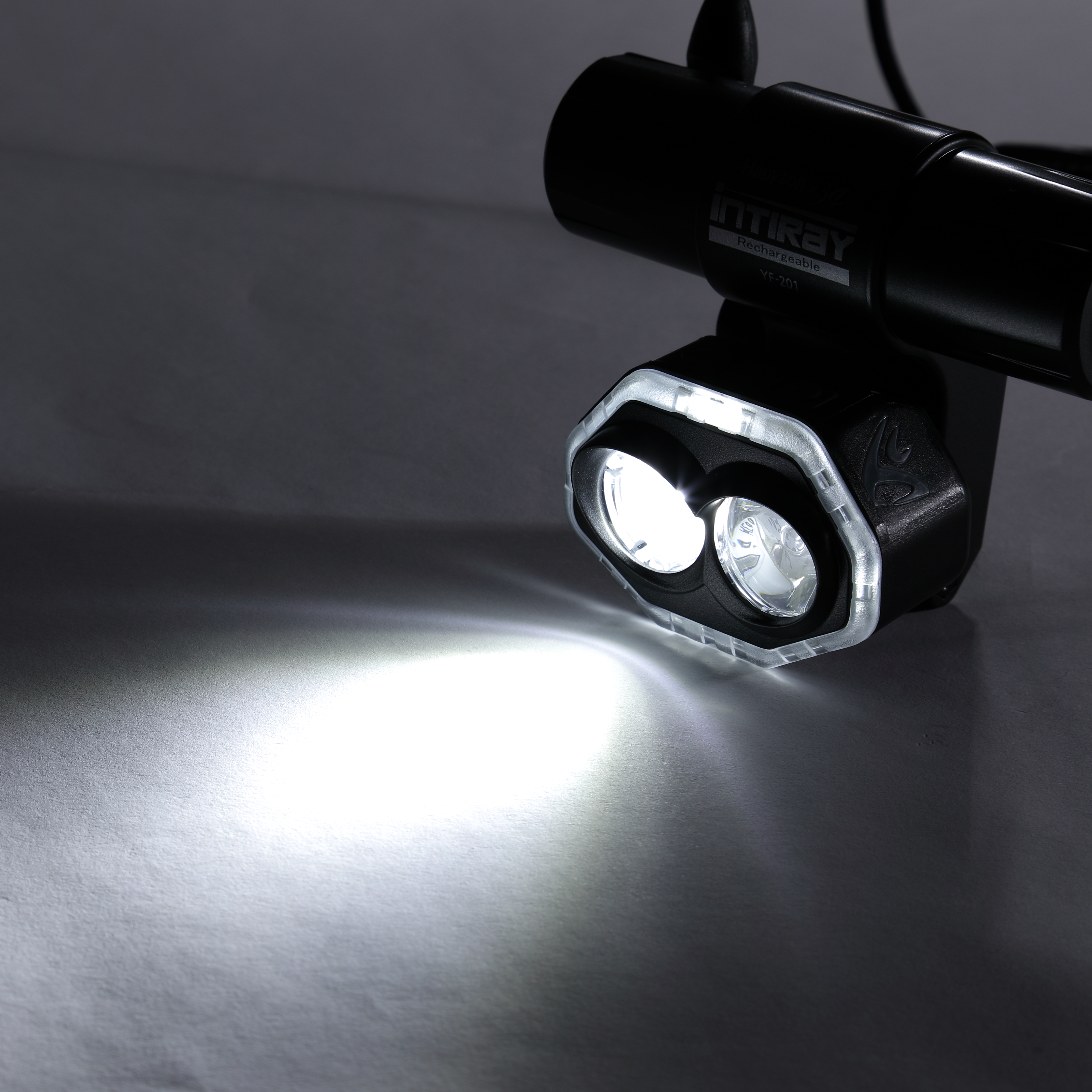ハピソン 充電式チェストライト INTIRAY Rechargeable 12