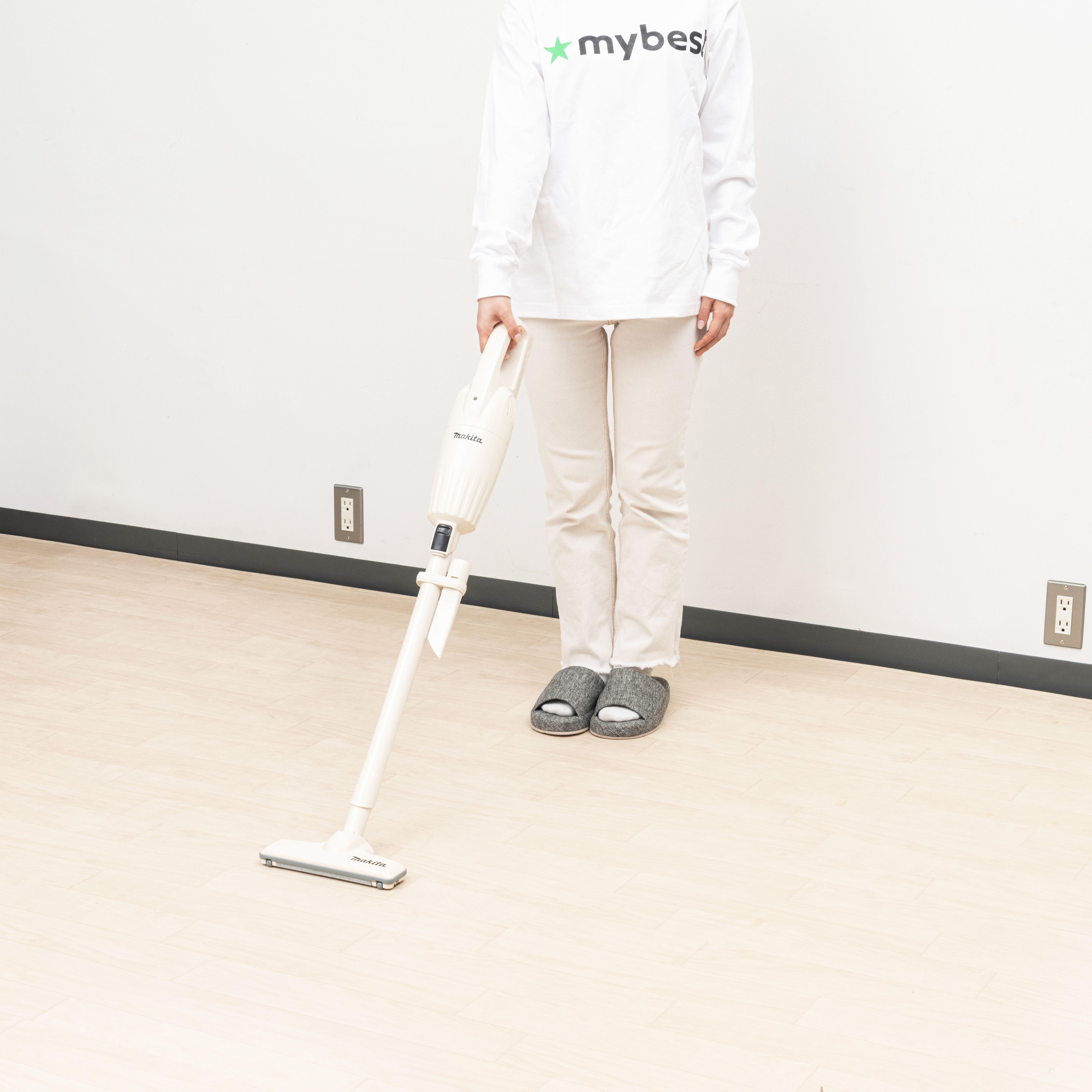 マキタ Li-ion 充電式クリーナ CL116DWIとは？特徴・価格比較を紹介